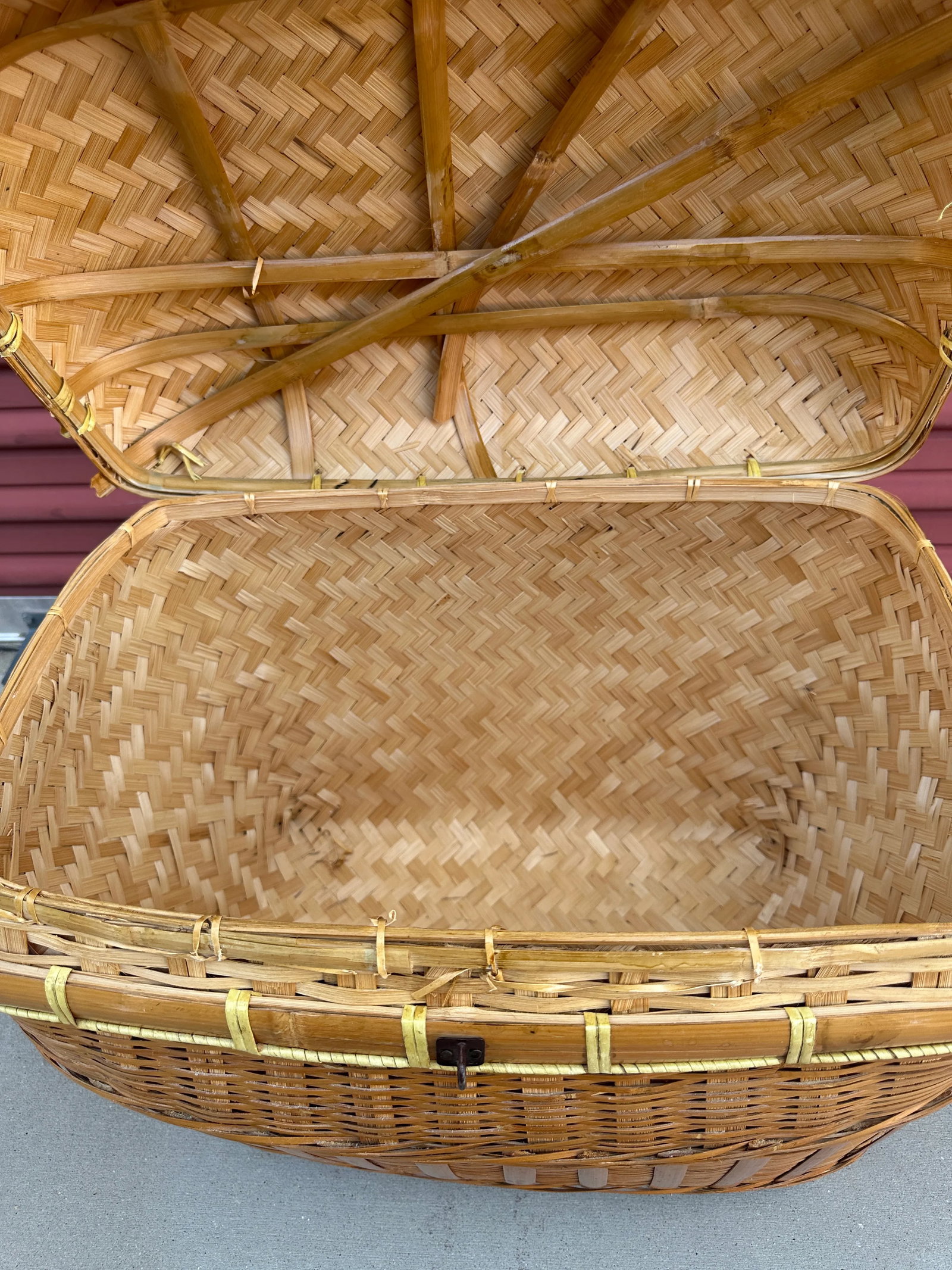 Vintage Chinese Split Bamboo Herringbone Weave Storage Trunk/Basket - 2