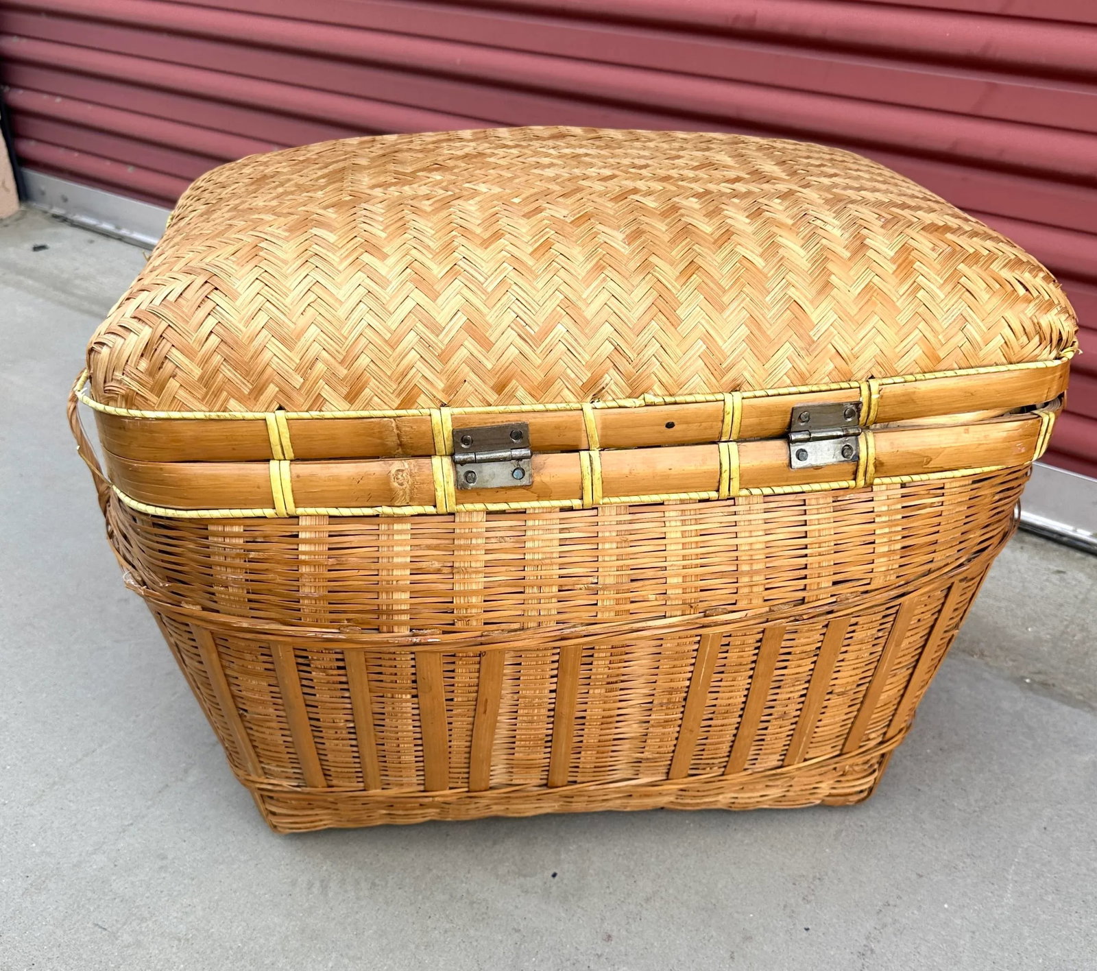 Vintage Chinese Split Bamboo Herringbone Weave Storage Trunk/Basket - 4