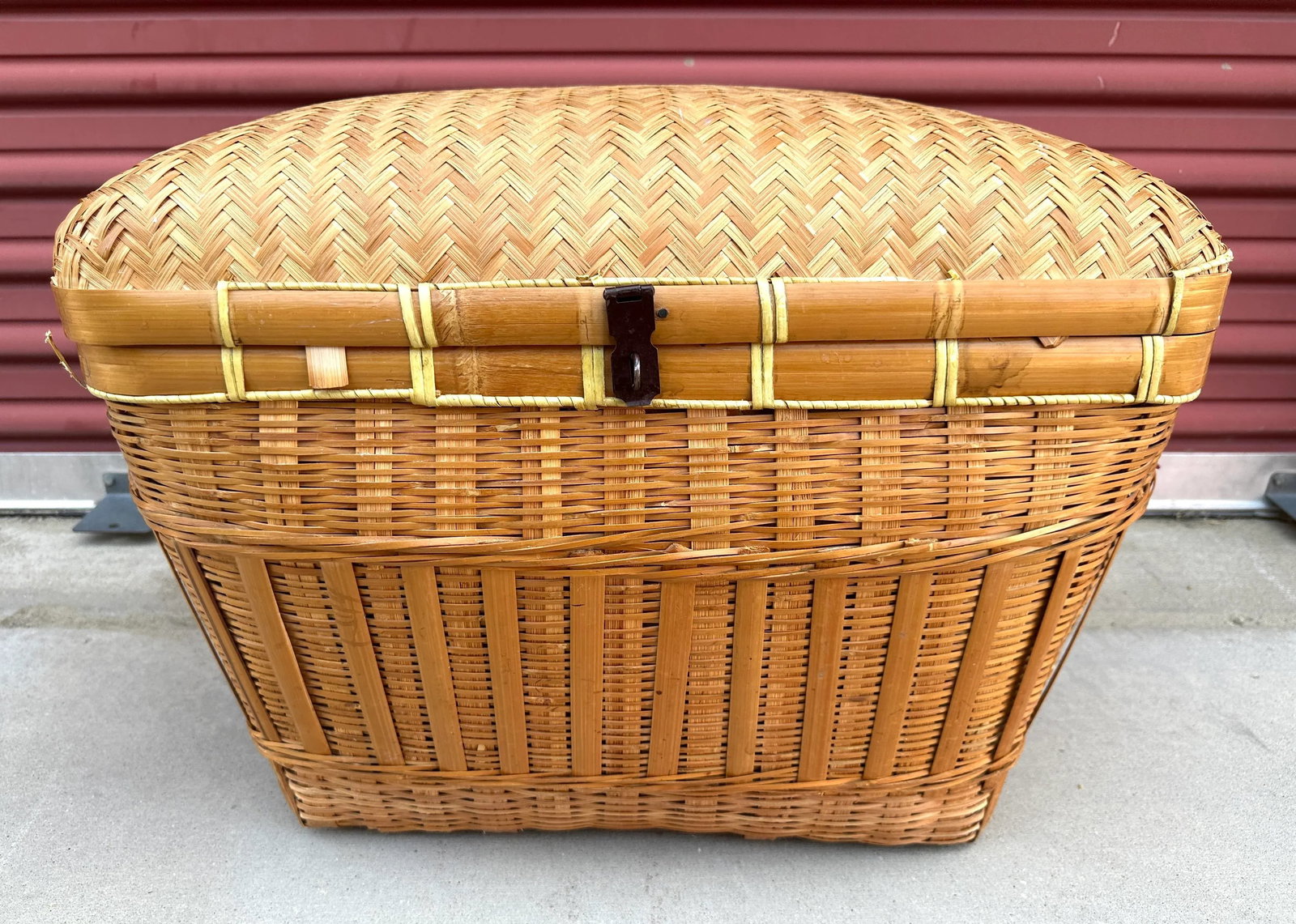 Vintage Chinese Split Bamboo Herringbone Weave Storage Trunk/Basket - 7