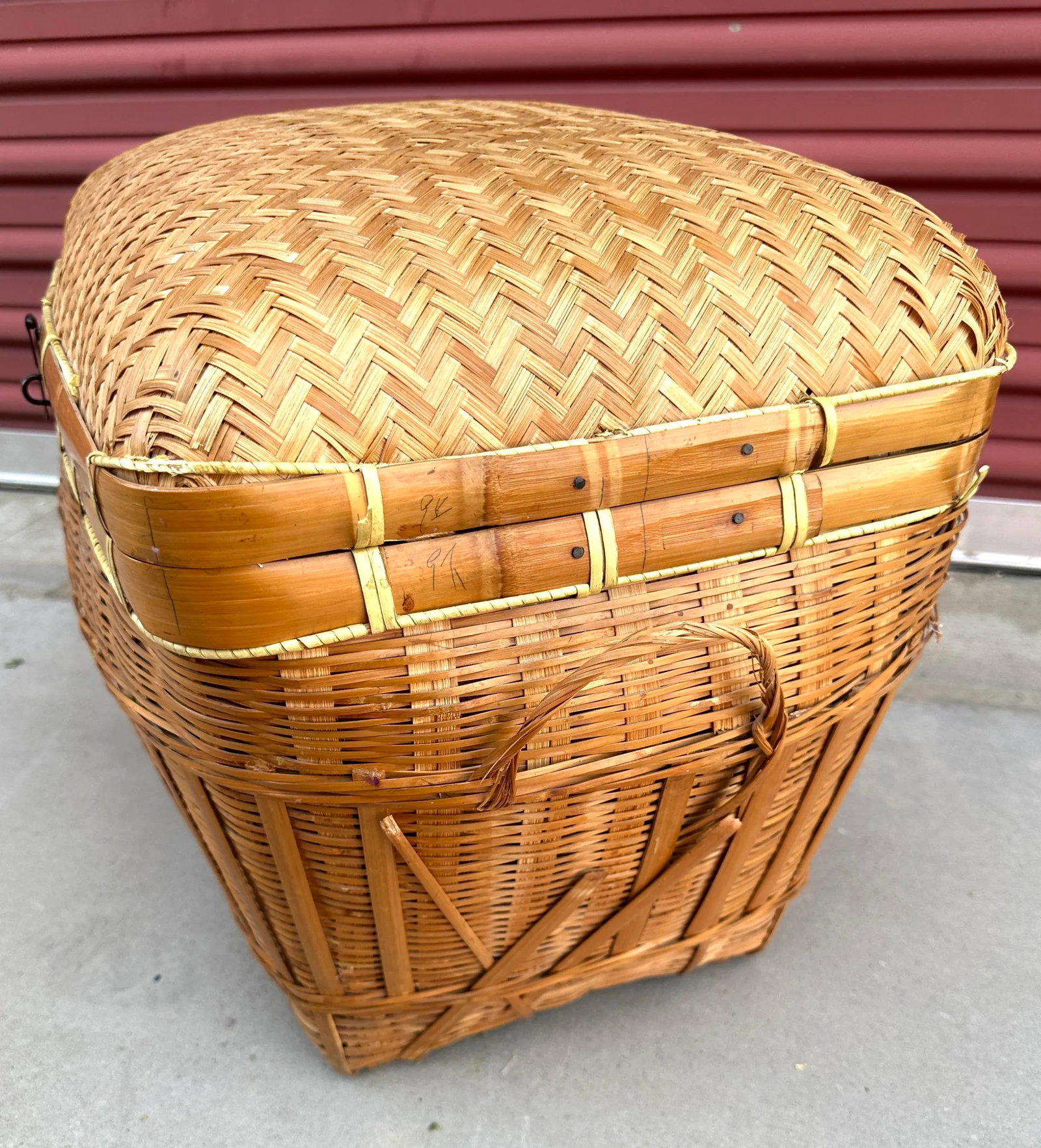 Vintage Chinese Split Bamboo Herringbone Weave Storage Trunk/Basket - 8