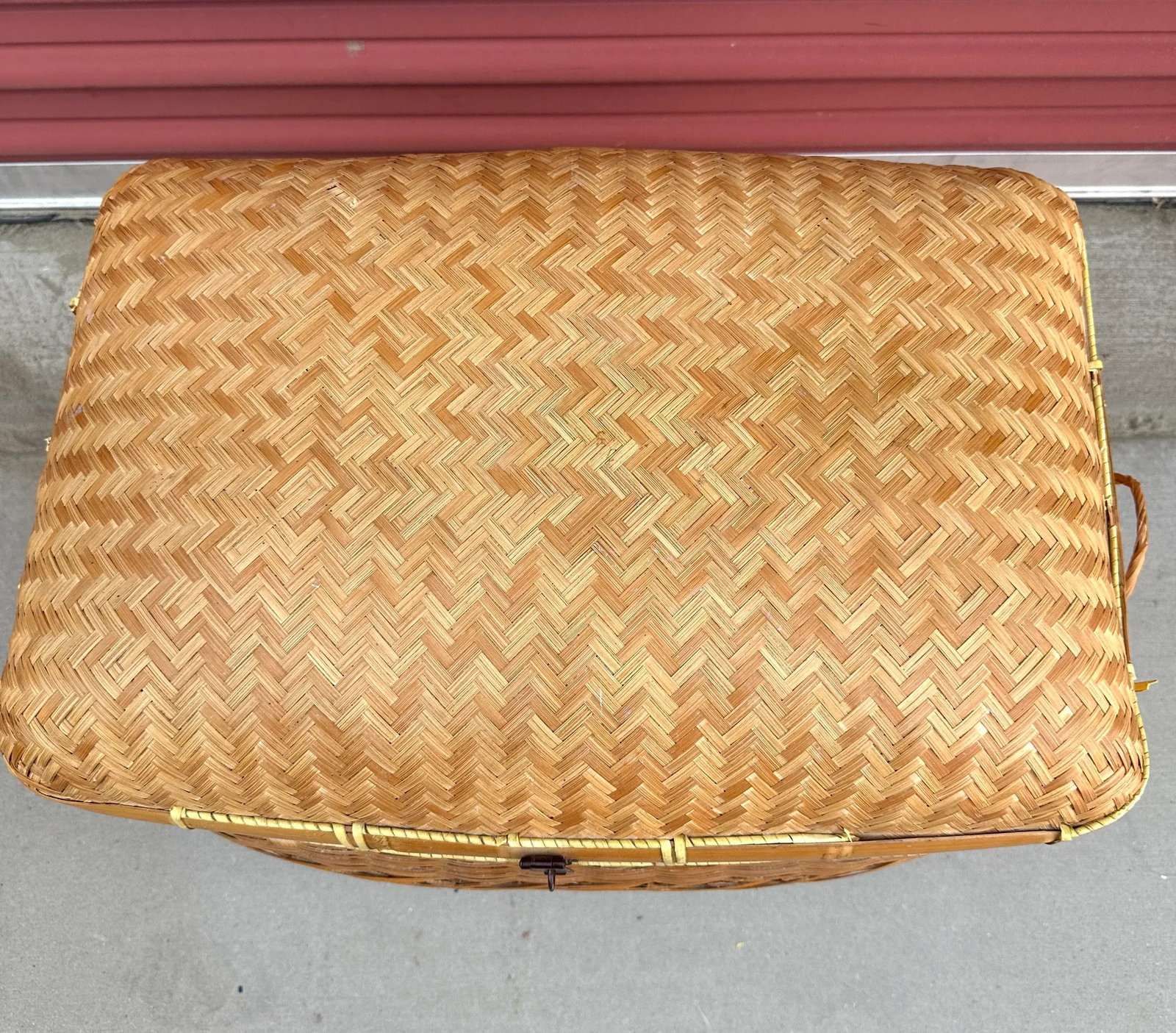 Vintage Chinese Split Bamboo Herringbone Weave Storage Trunk/Basket - 9