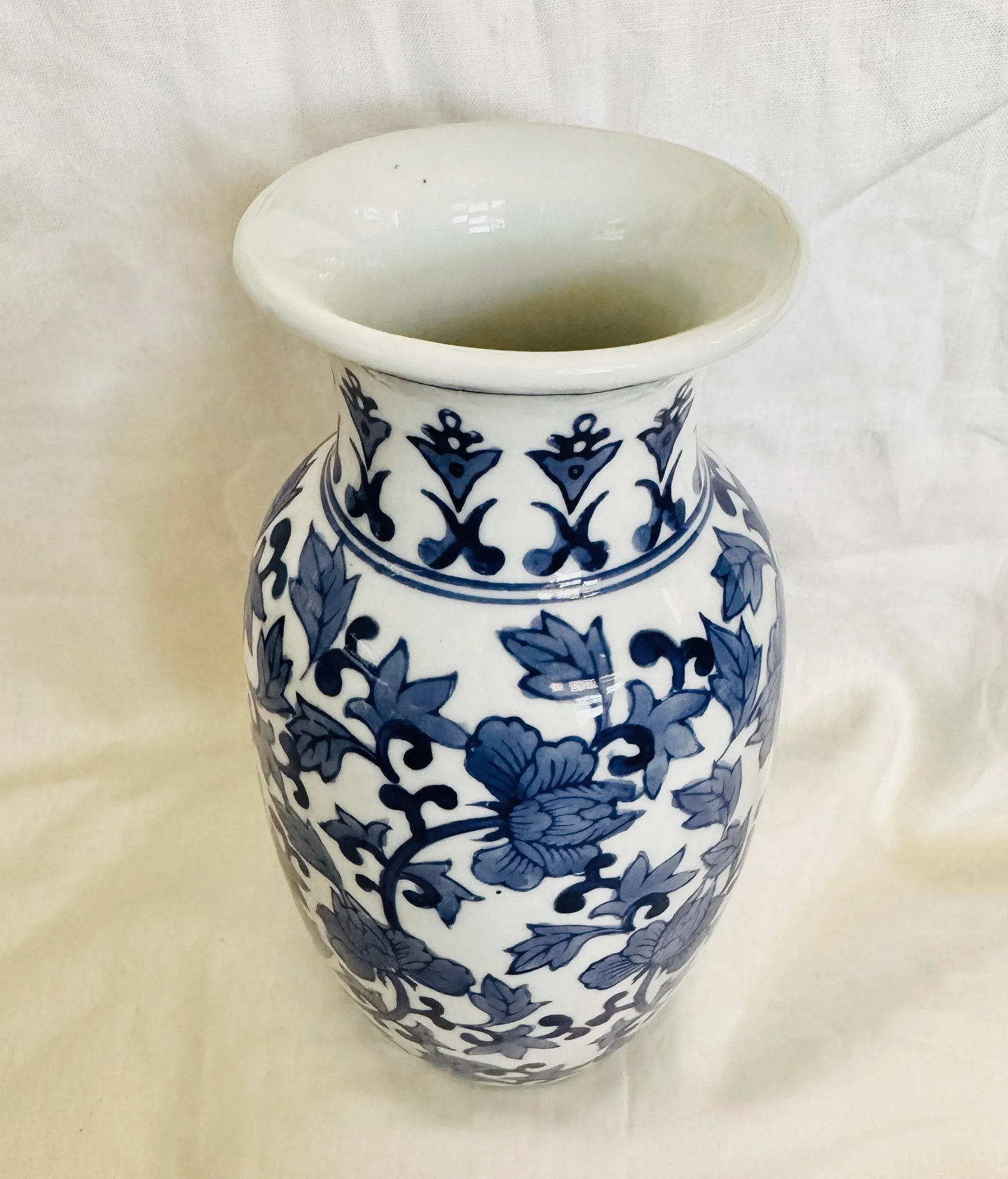 Chinese Blue & White Floral Vase - 3