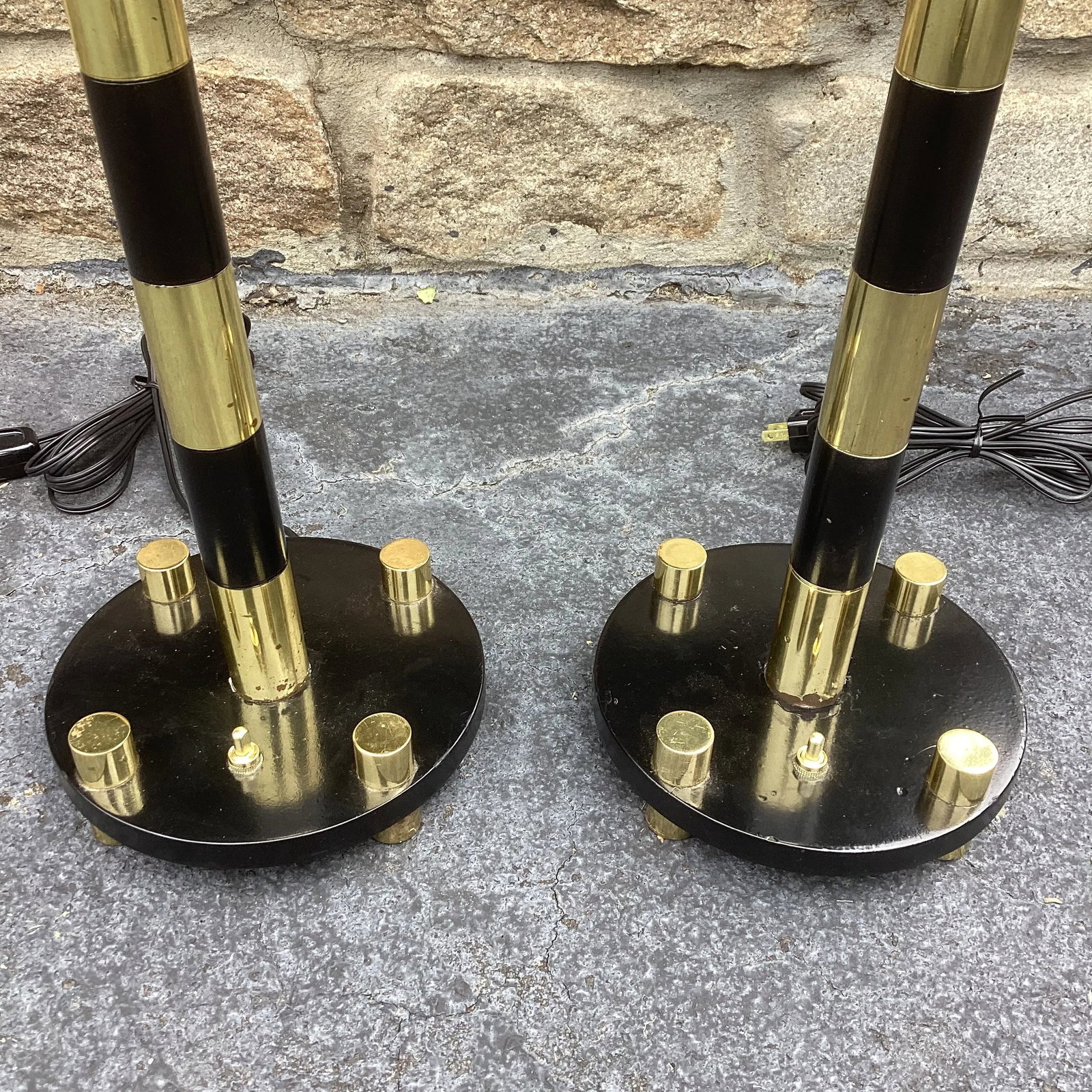 Pair of Italian Mid Century Modern Brass and Black Enameled Brass Table Lamps - 4