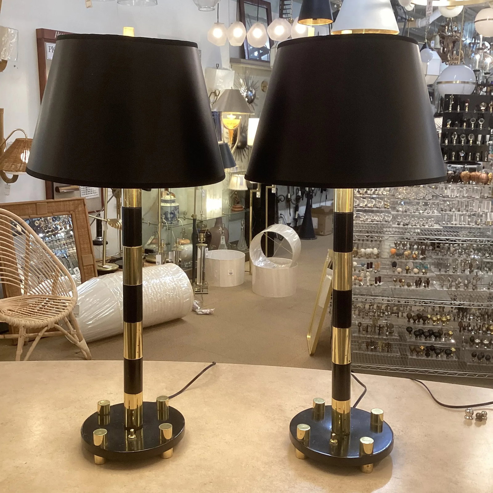 Pair of Italian Mid Century Modern Brass and Black Enameled Brass Table Lamps - 7