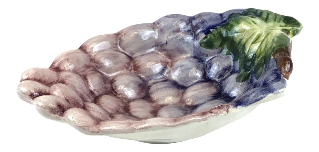 Vintage Ceramic Majolica Grape Cluster Dish Portugal: Pretty hand painted grape decorated dish. Made in Portugal and no damage or chips. If you want 2 of these we have them. Condition: Alterations: Original Condition Unaltered Imperfections: Some