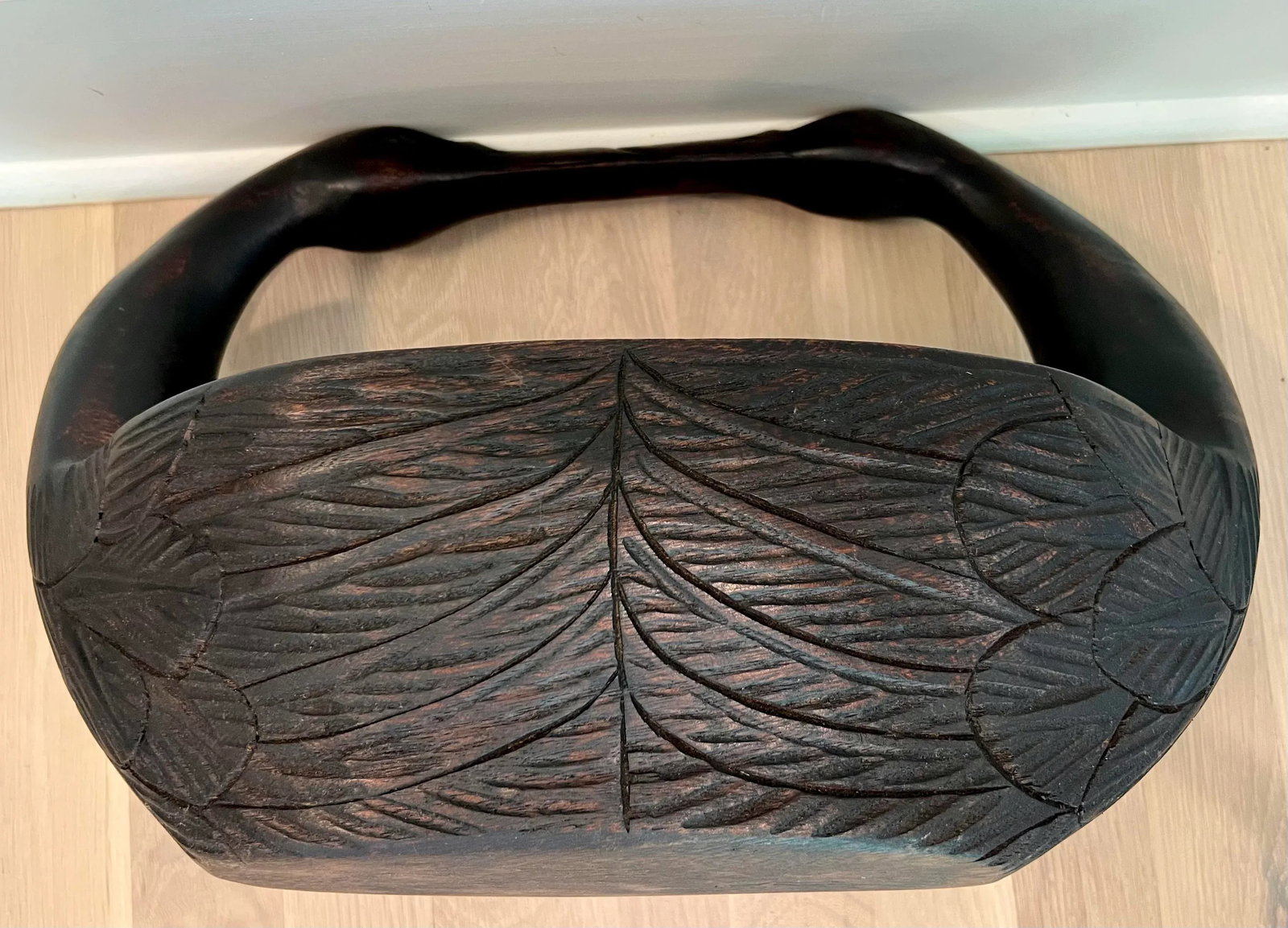 Late 20th Century Vintage Kissing Swans Wood Carved Basket - 7