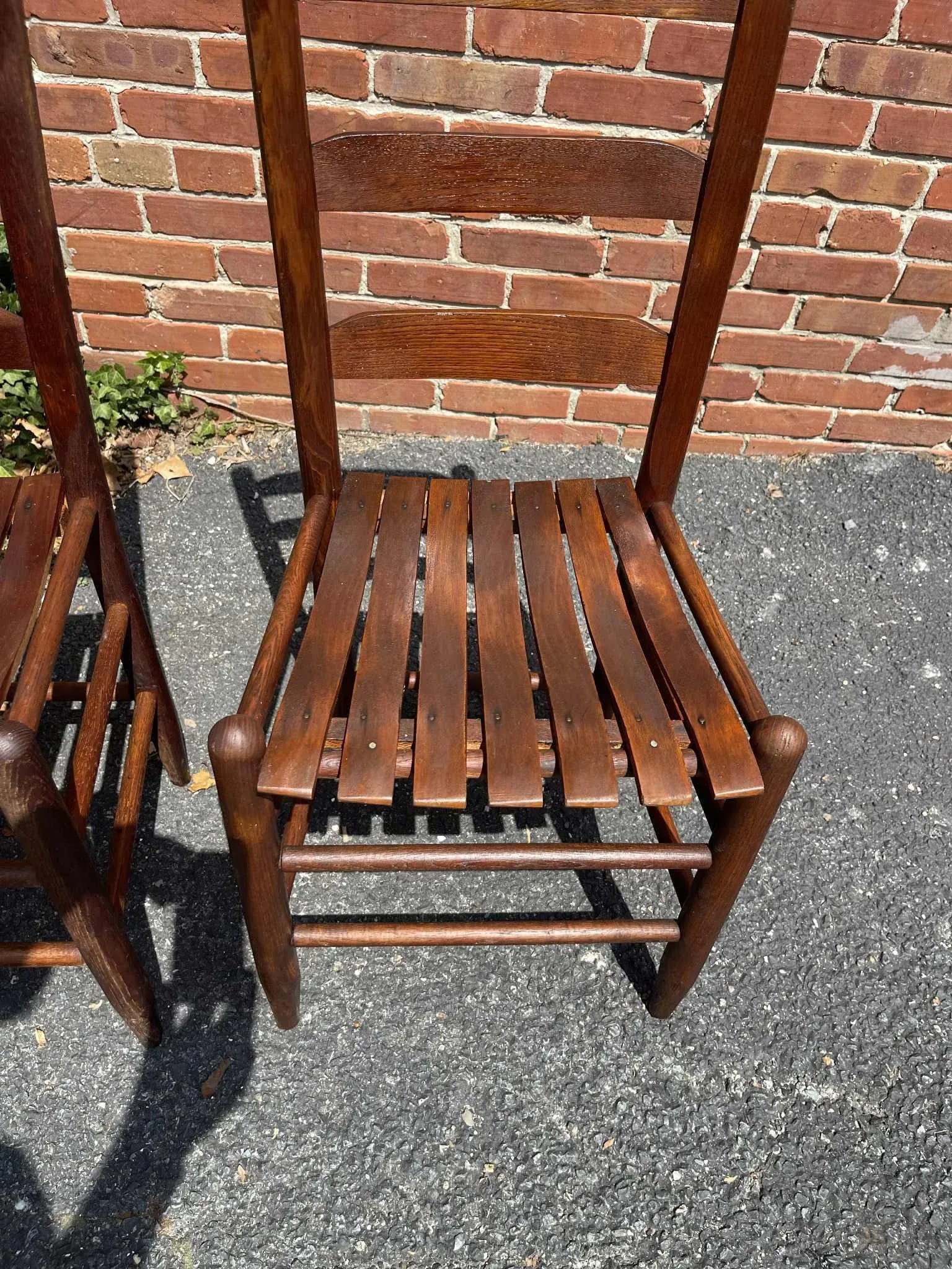 Early 20th Century Round Wooden Dining Table With 4 Ladder-Back Chairs - Set of 5 - 10