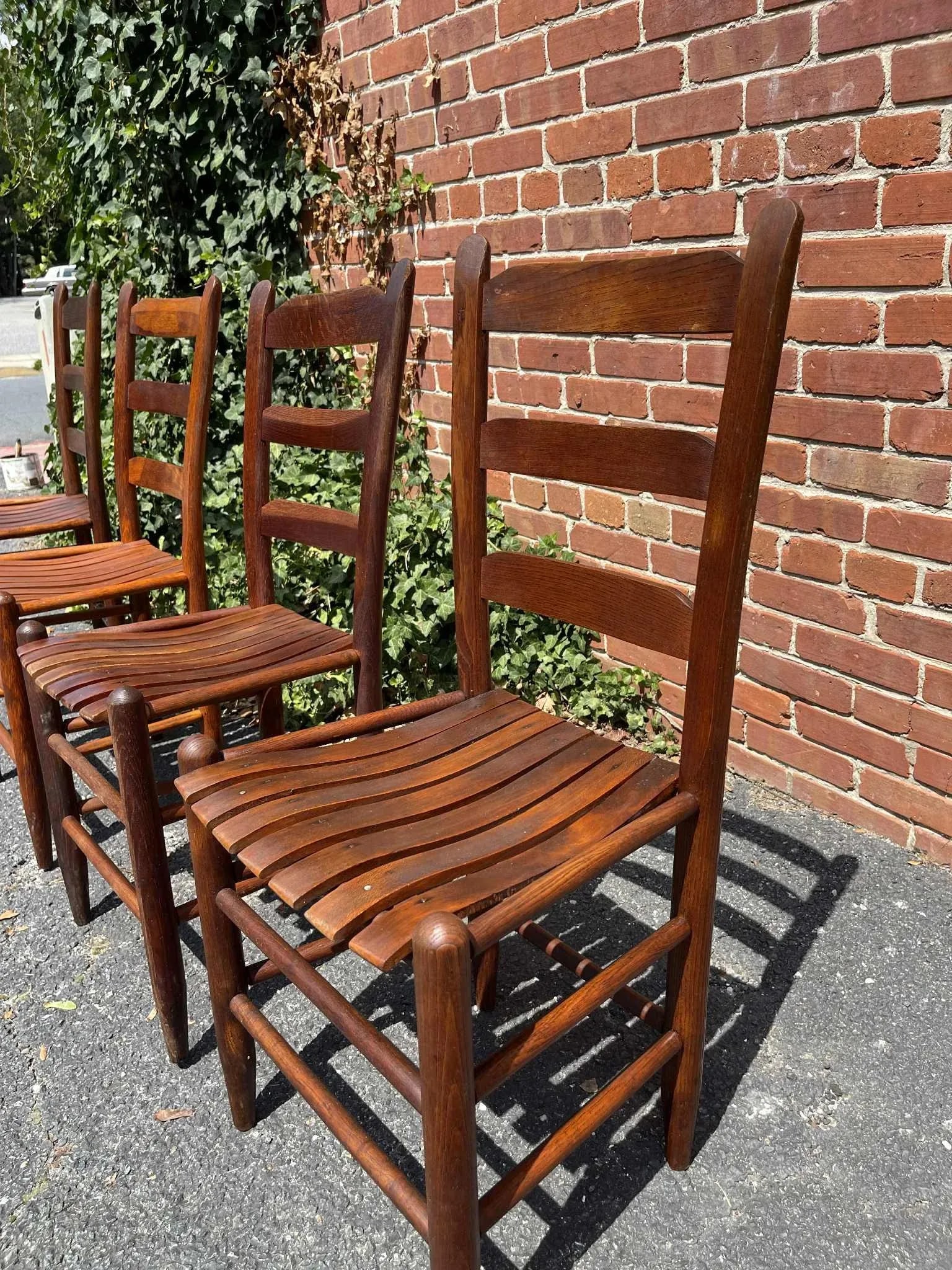 Early 20th Century Round Wooden Dining Table With 4 Ladder-Back Chairs - Set of 5 - 11