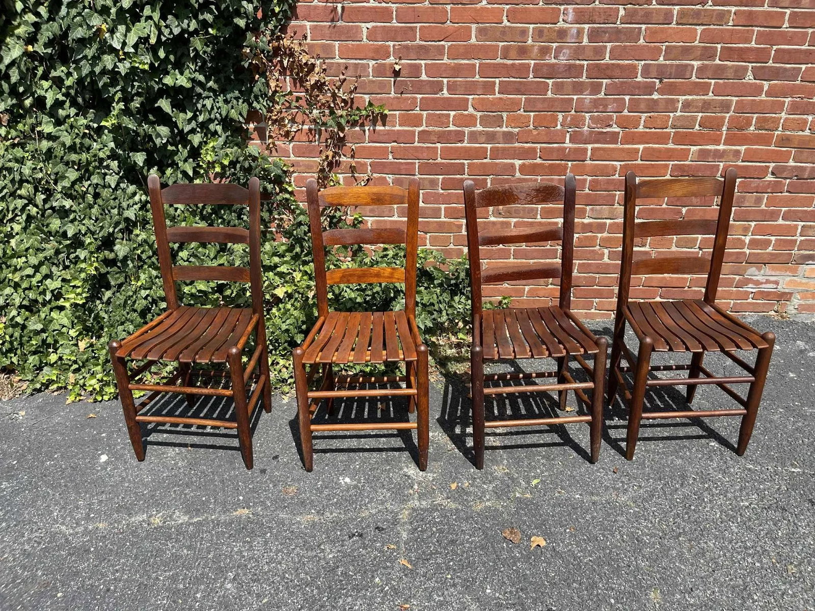 Early 20th Century Round Wooden Dining Table With 4 Ladder-Back Chairs - Set of 5 - 12