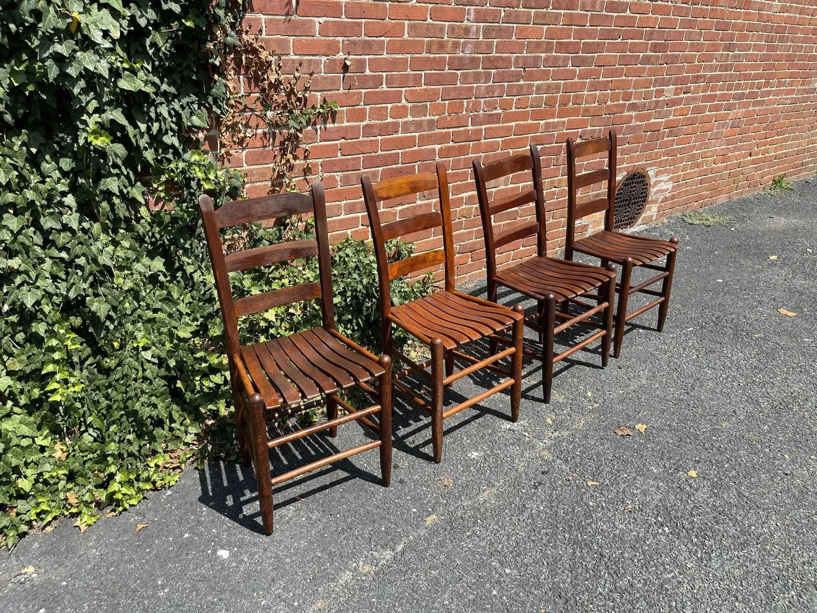 Early 20th Century Round Wooden Dining Table With 4 Ladder-Back Chairs - Set of 5 - 14