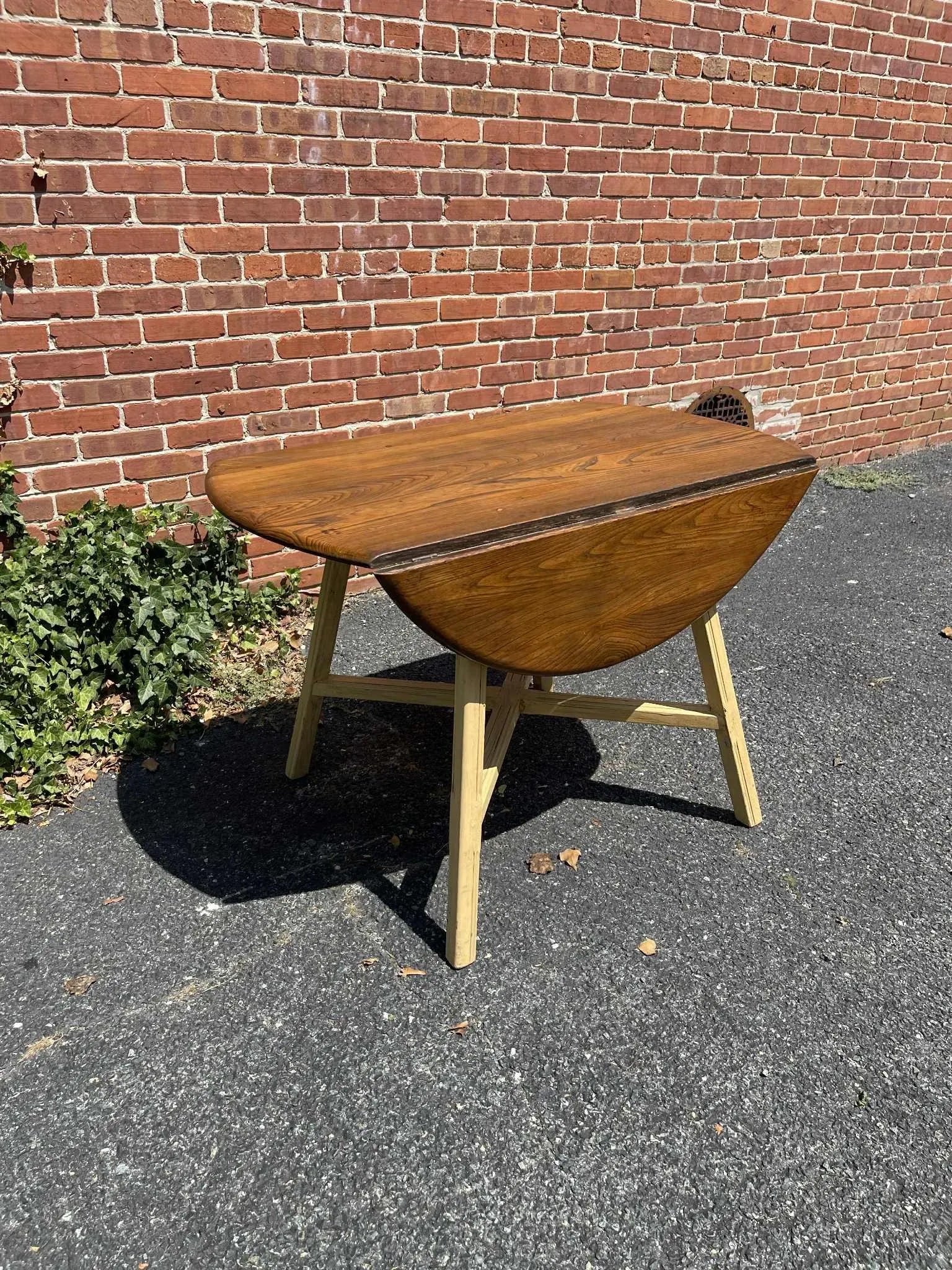 Early 20th Century Round Wooden Dining Table With 4 Ladder-Back Chairs - Set of 5 - 9