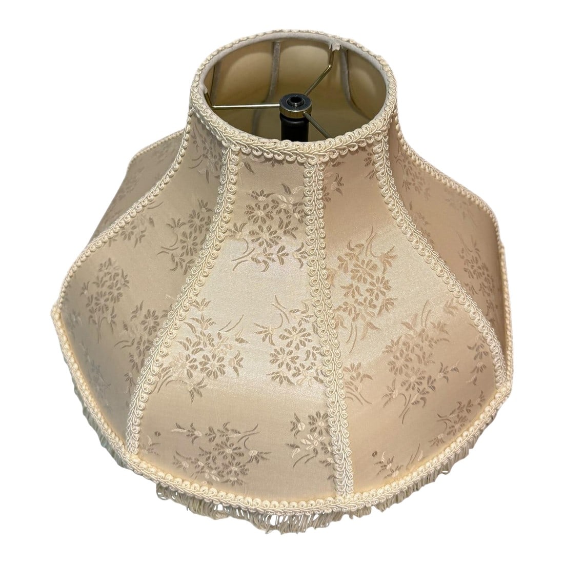 Vintage Victorian Fringe Bell-Style Lampshade: Offering a glorious vintage fringe lampshade in excellent condition. Closed fringe rims the scalloped edges at a wide 18" round base narrowing to a 5" round top. Traditional cream damask textile