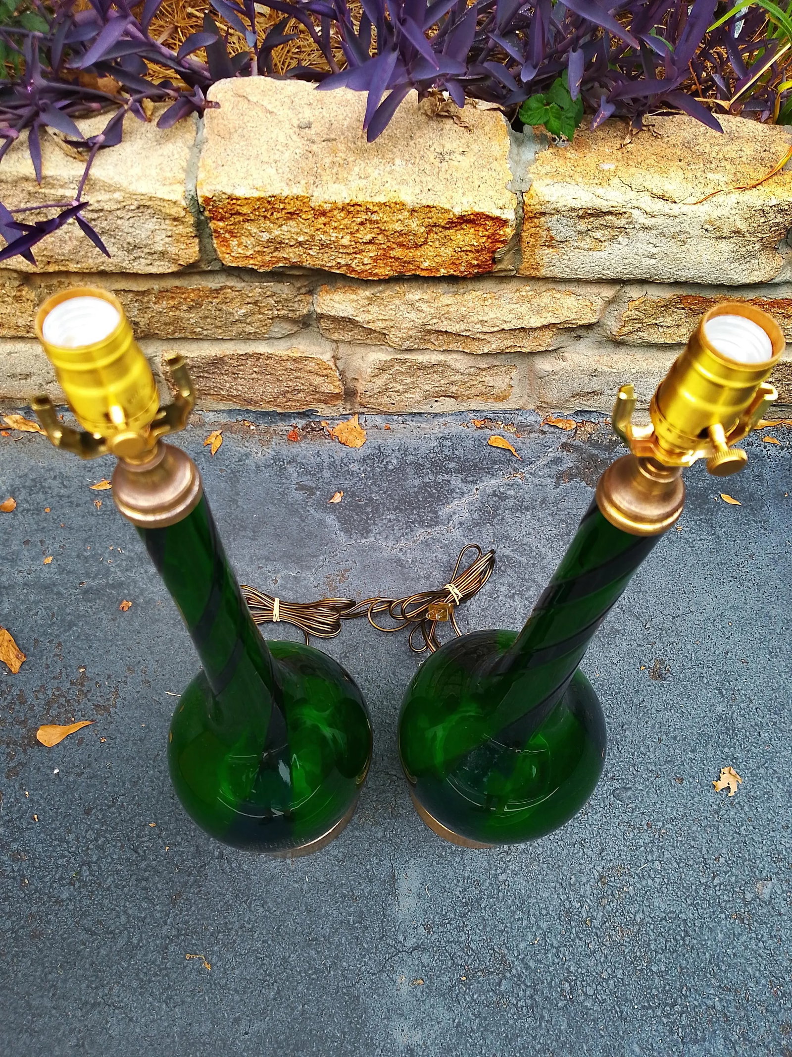 Pair of Restored Mid-Century Murano Attributed Glass Lamps – Emerald Green With Brass Bases - 5