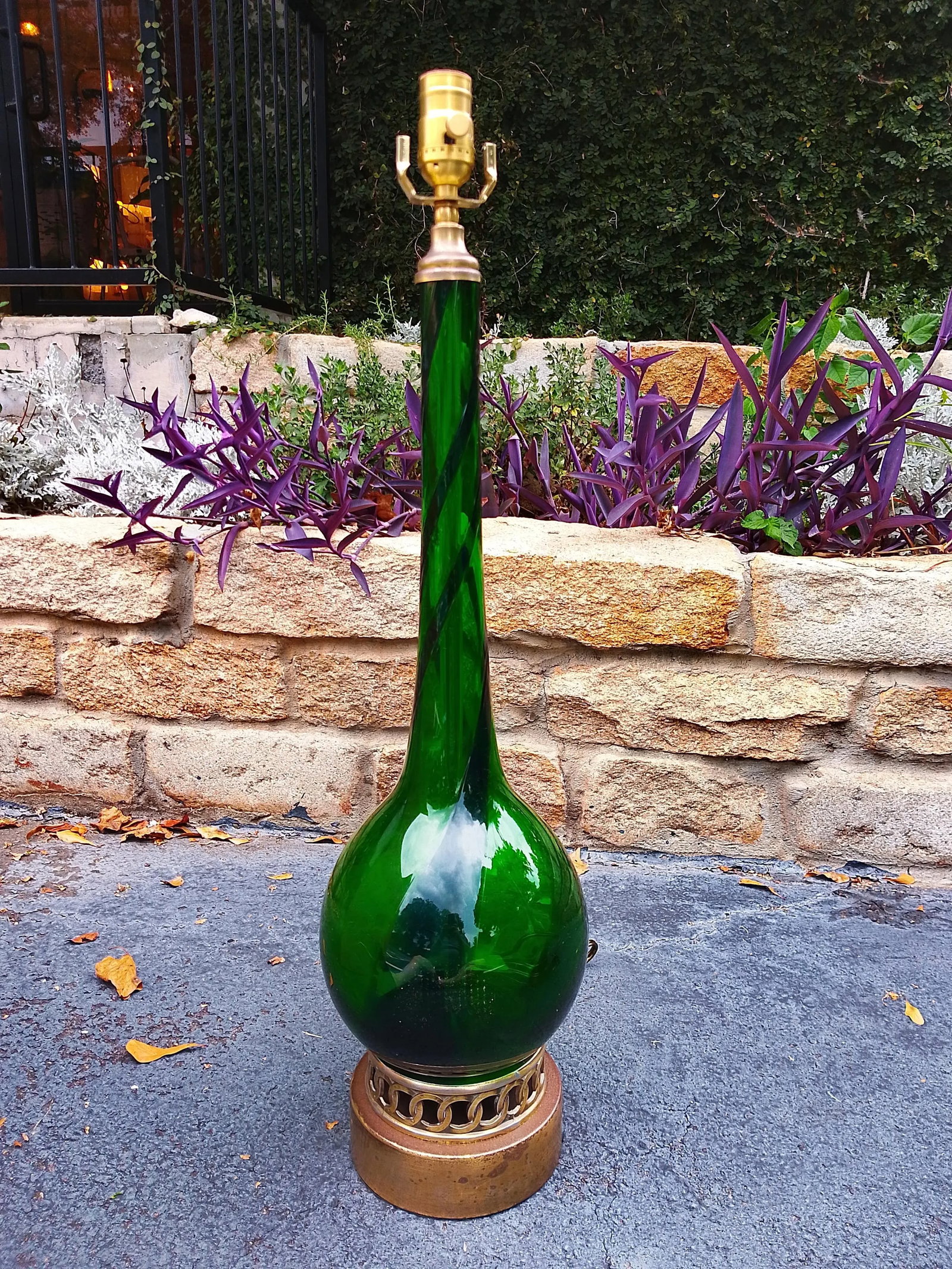 Pair of Restored Mid-Century Murano Attributed Glass Lamps – Emerald Green With Brass Bases - 7