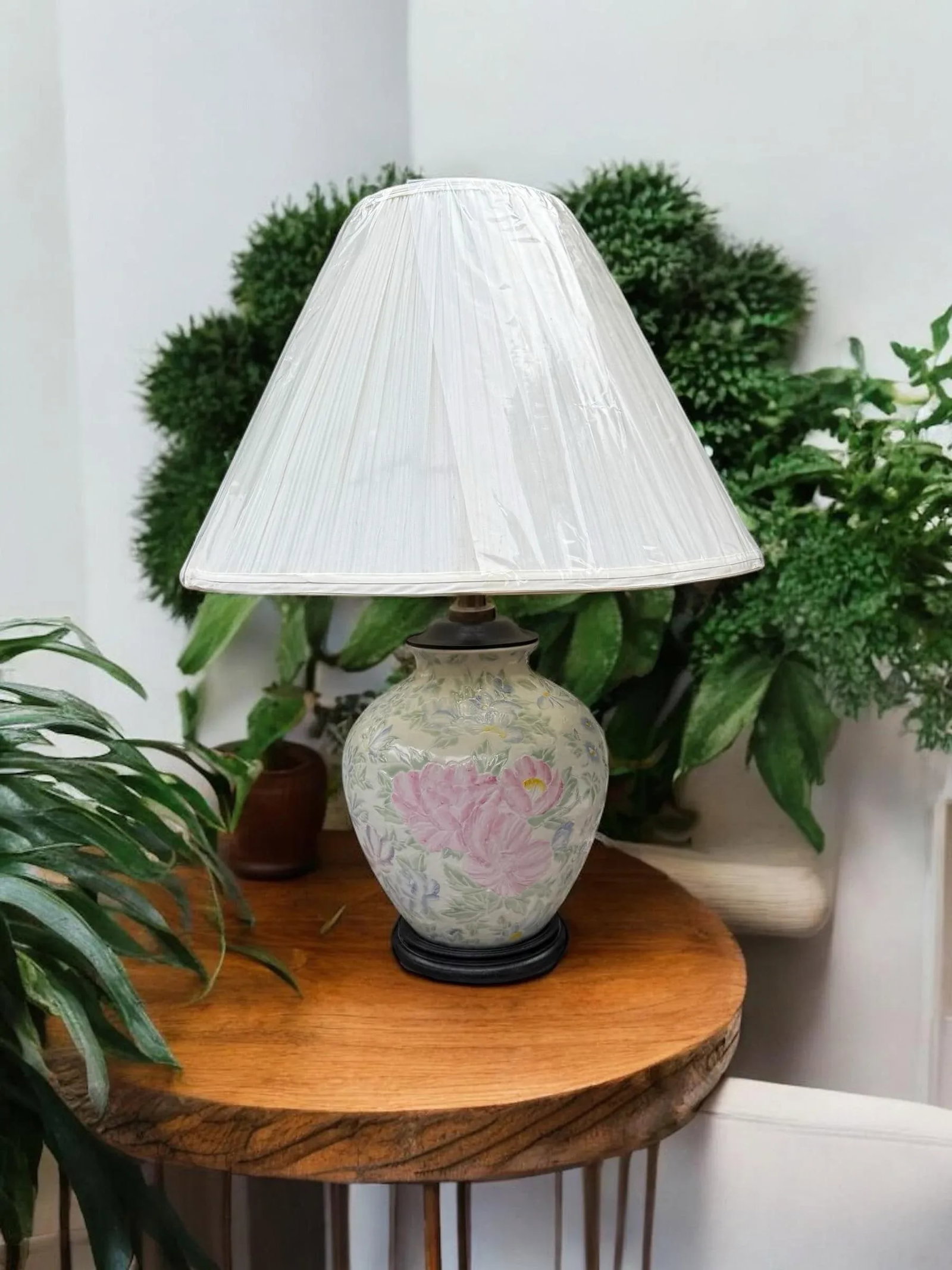 1970s Chinoiserie Table Lamp Ginger Jar Ceramic Floral Painted Famille Rose - 8