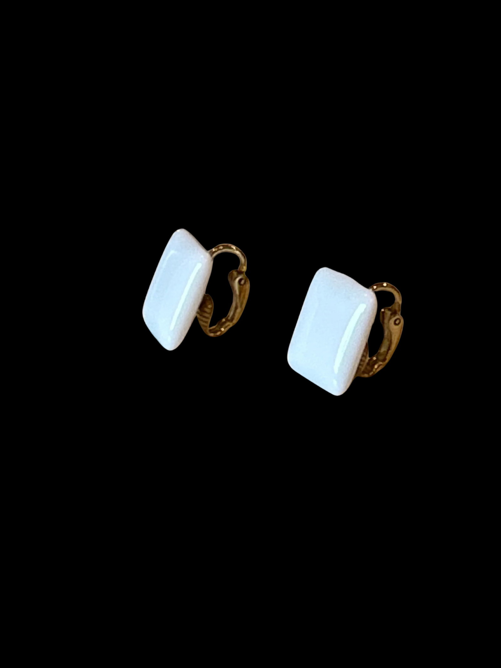 Vintage Crown Trifari White Lucite Square Clip-on Earrings, A Pair - 3
