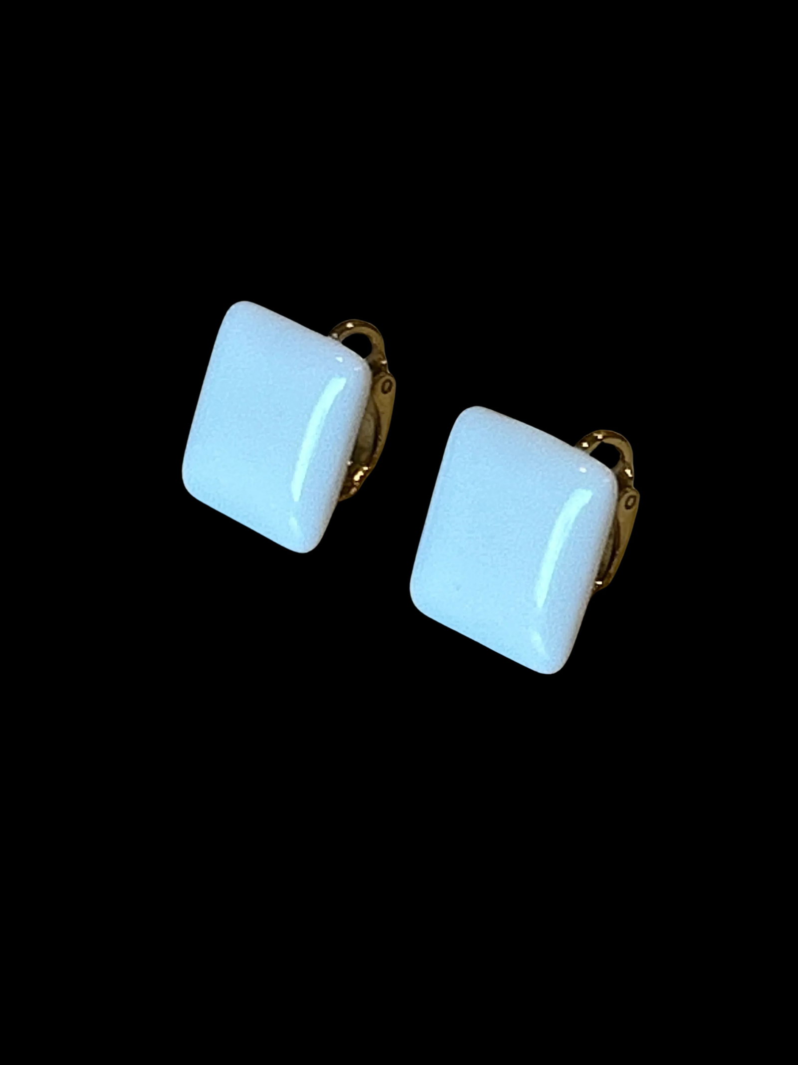 Vintage Crown Trifari White Lucite Square Clip-on Earrings, A Pair - 5