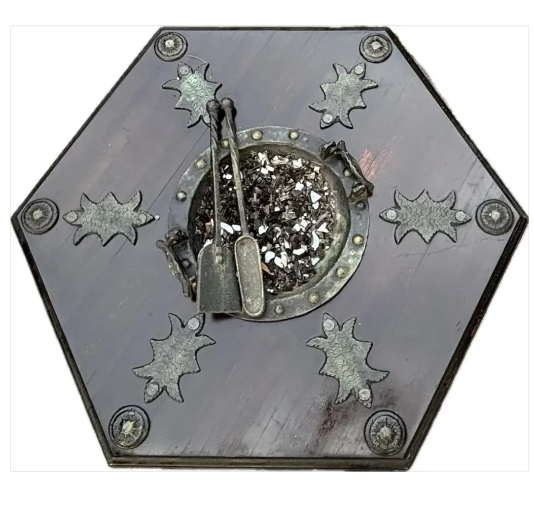 Moroccan Moorish Hexagonal Brazier Coffee Table With Brass Inlay & Tool Set - 5