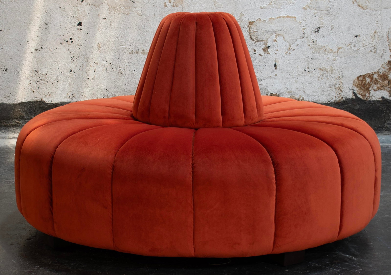 Cinderella Bourne Burnt Orange Velvet Round Settee by Björk Studio - 3