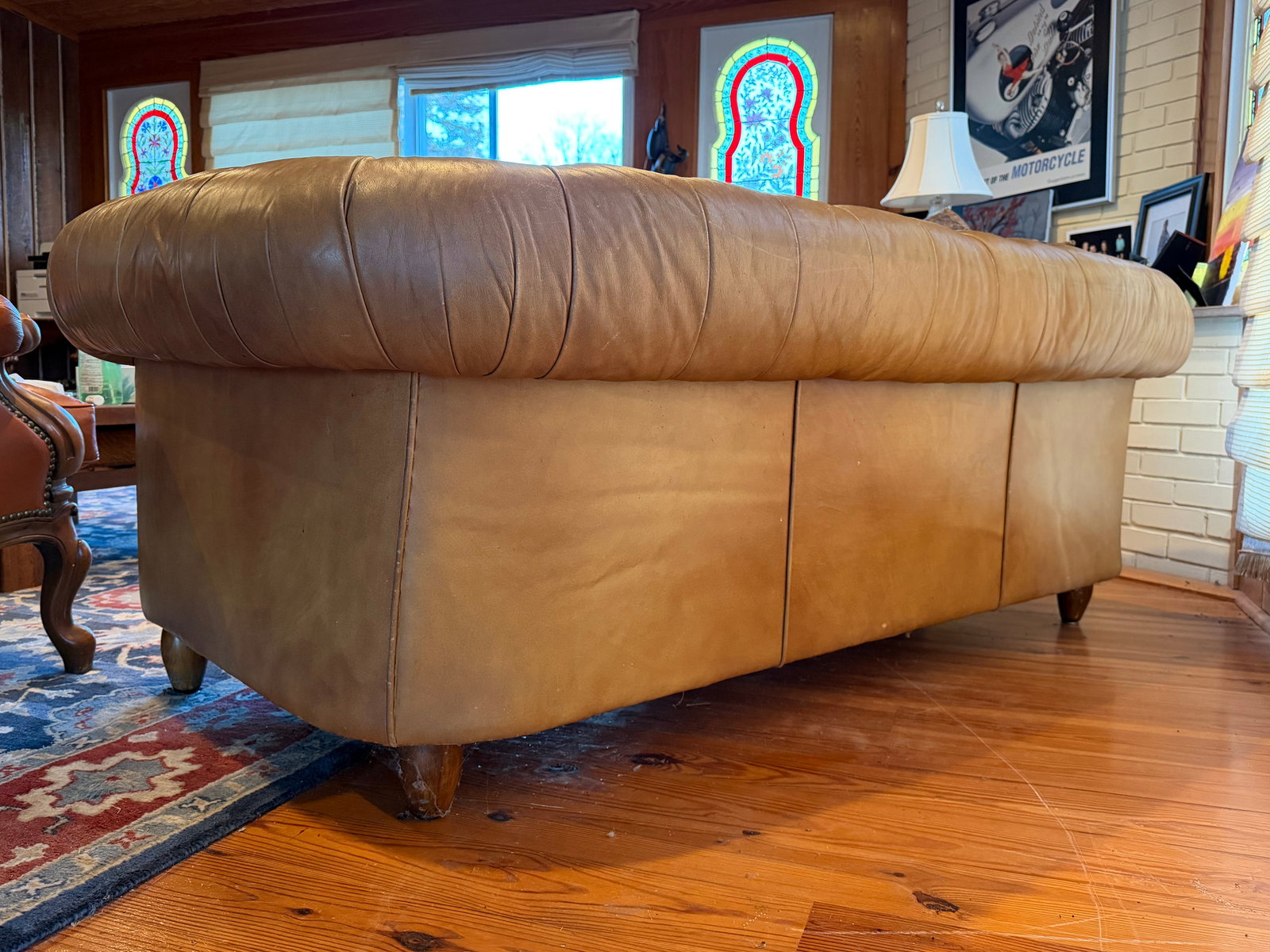 Mid 20th Century Tufted Leather Chesterfield Sofa in Warm Cognac Brown - 4