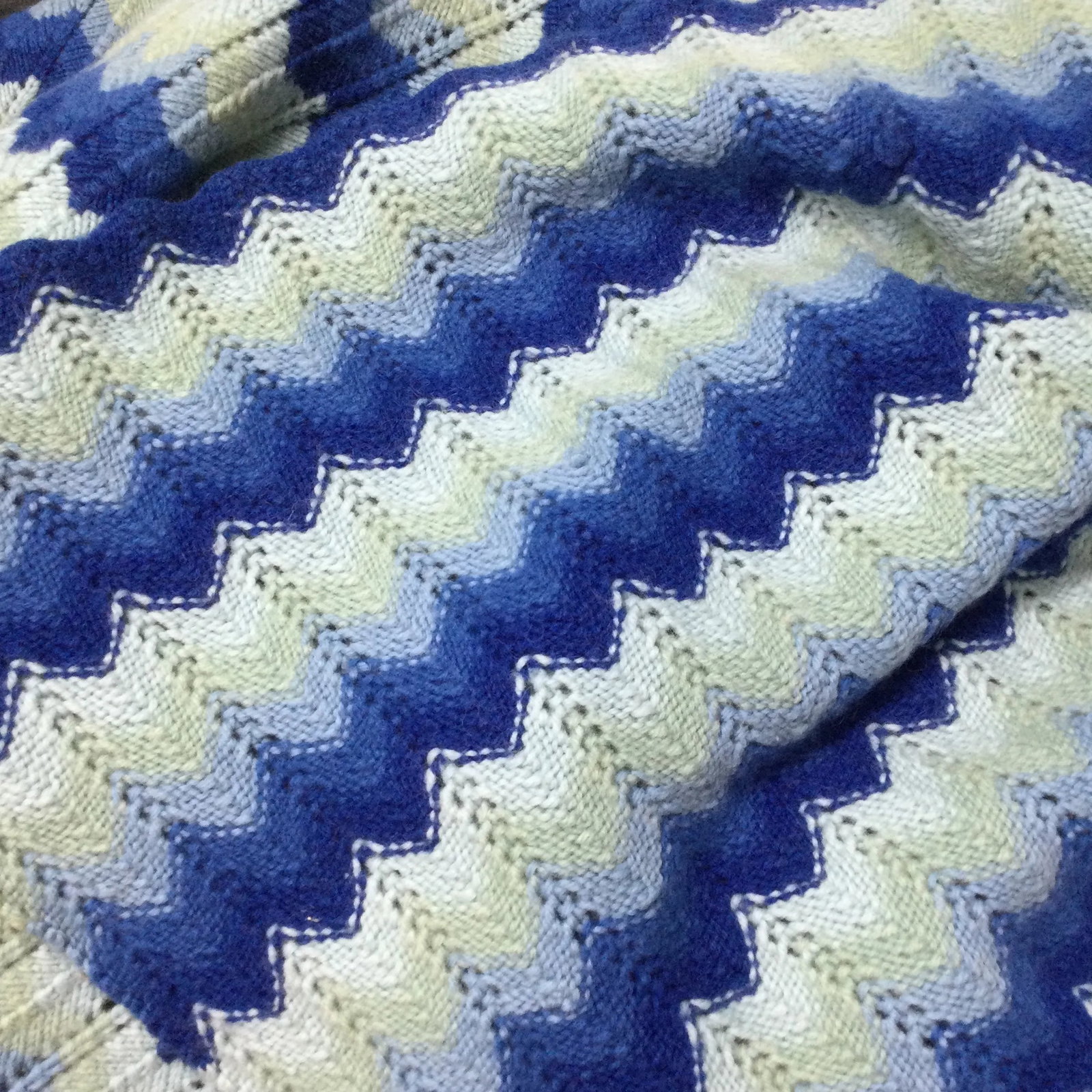 Vintage Wool Hand Knitted Chevron Design Throw - 4