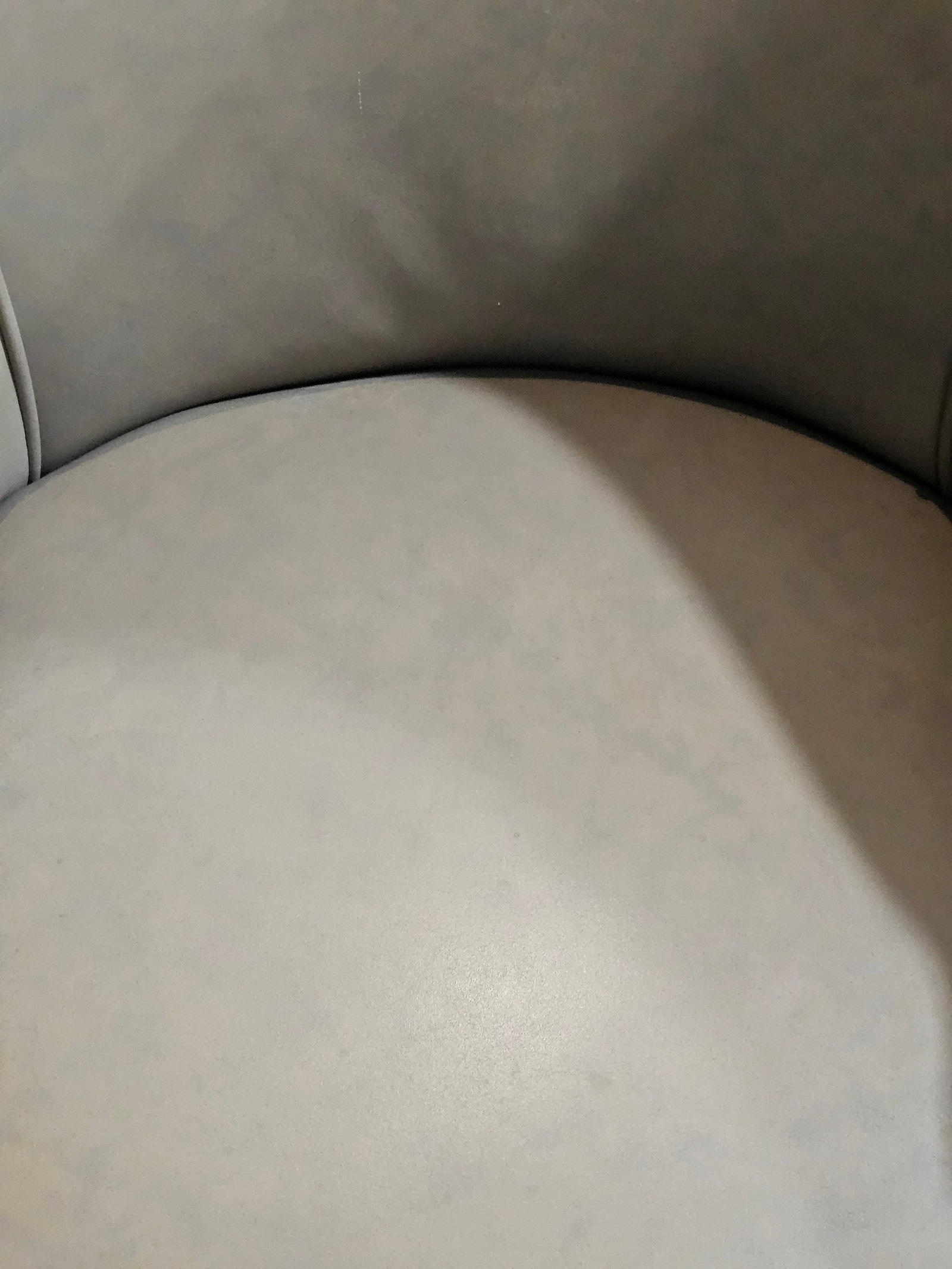 Late 20th Century Taupe Leather Club Chair With Mahogany Frame - 7