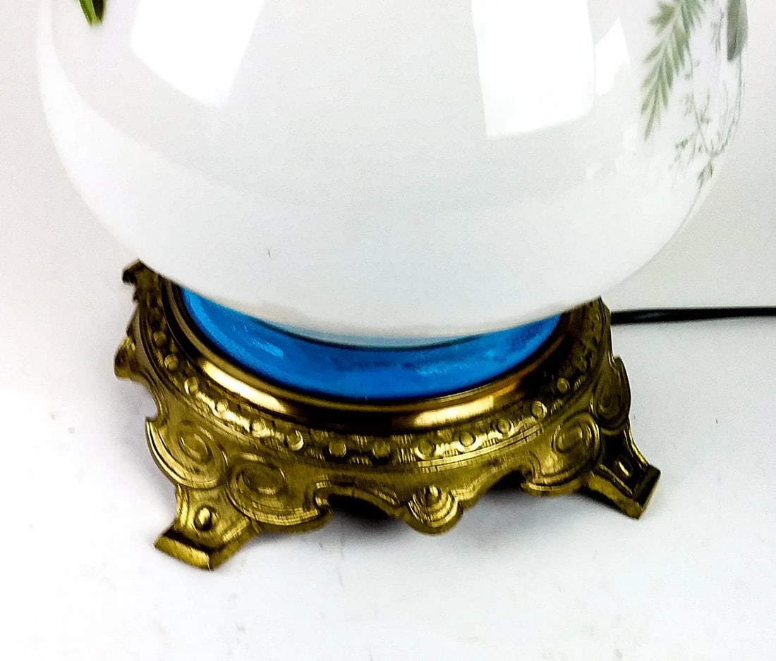 Victorian Hand Painted Glass Table Lamp - 11