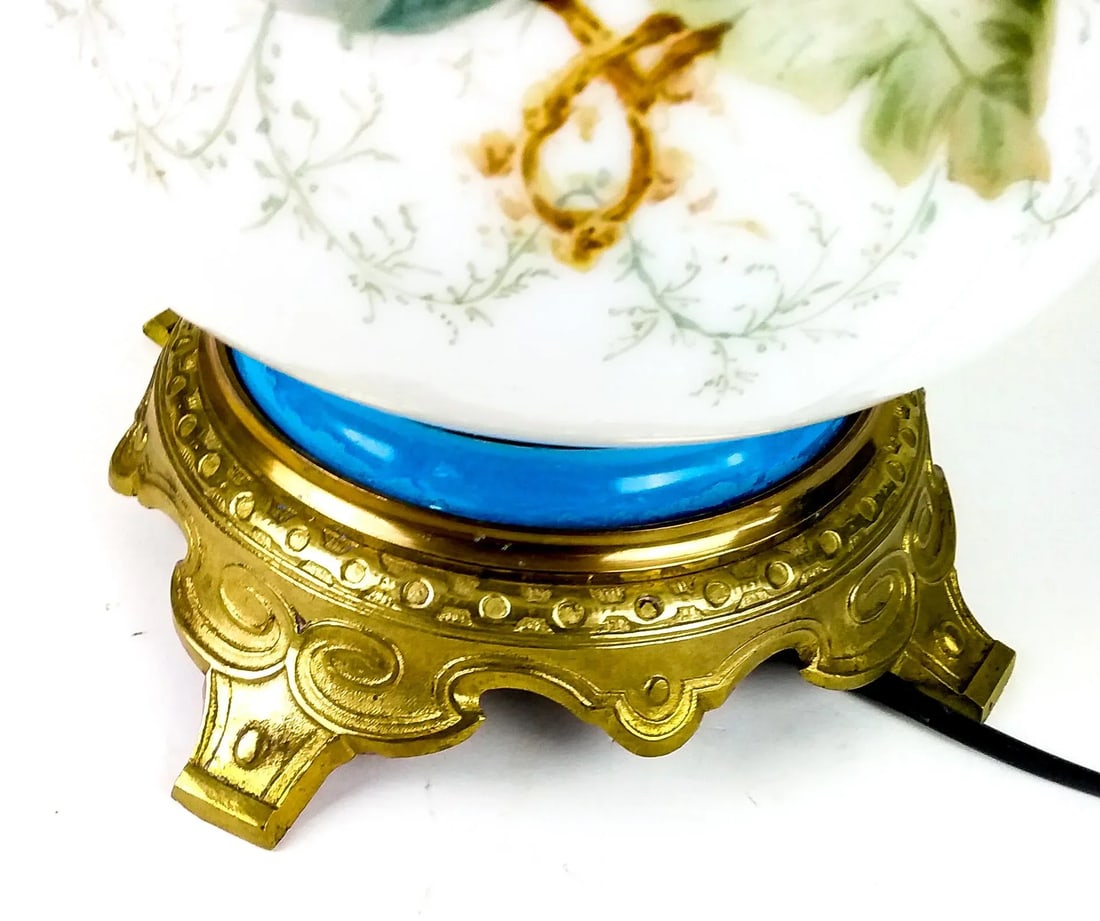 Victorian Hand Painted Glass Table Lamp - 6