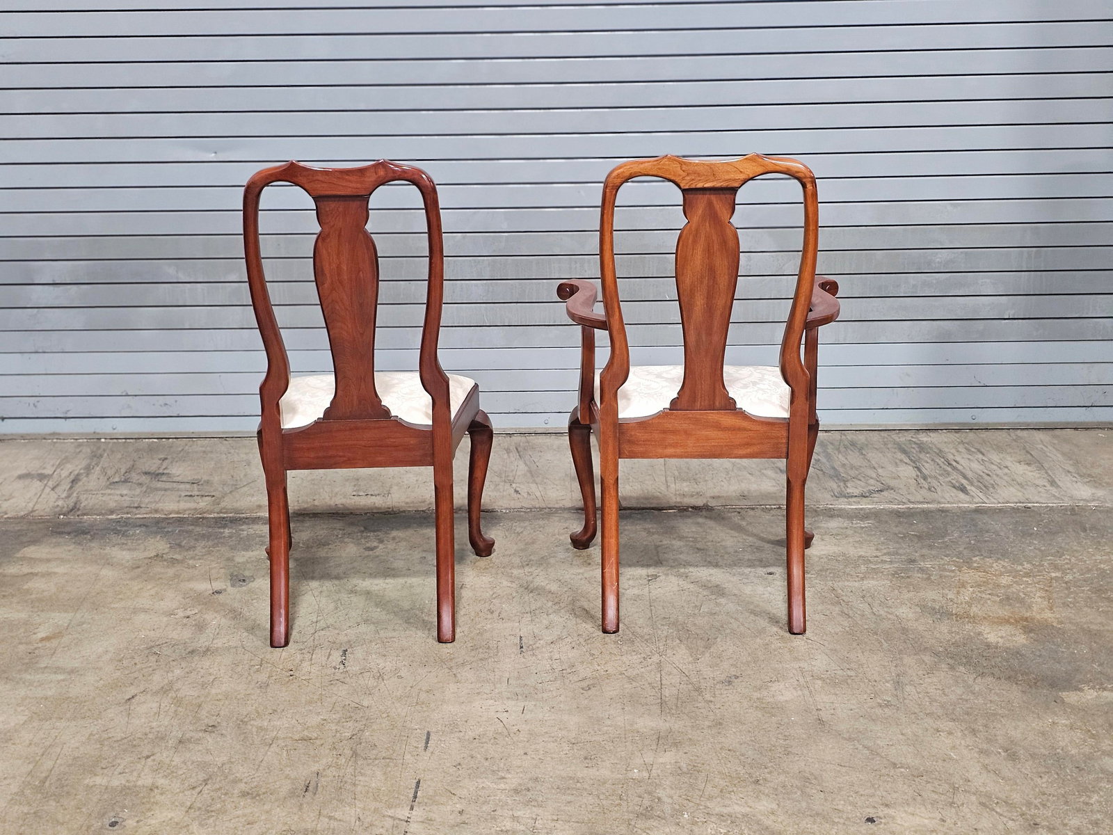1990s Set of 8 Henkel Harris Black Cherry Dining Room Chairs White Damask Fabric - 17