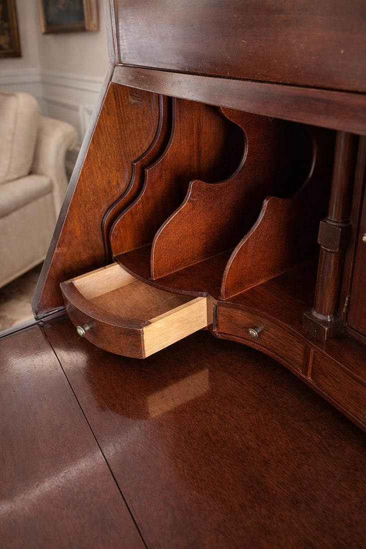 1930s–1940s Northwestern Furniture Co. Mahogany Serpentine Secretary Bookcase Desk - 5