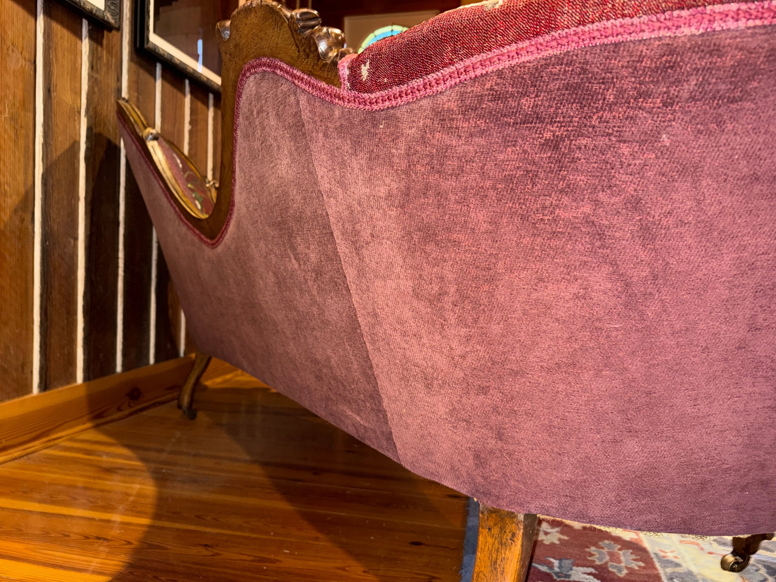 Antique Victorian Carved Walnut Chaise Lounge "Fainting Couch" With Hand-Beaded Floral Upholster - 7