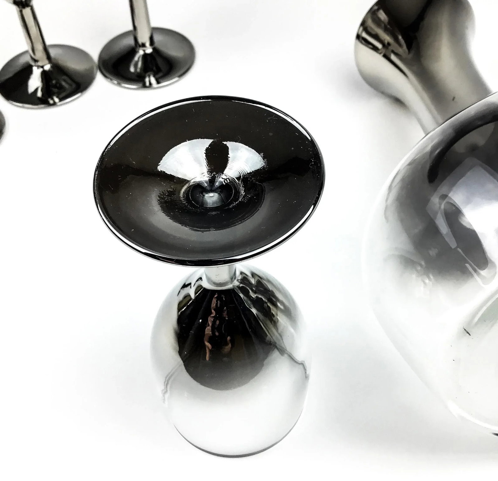 Dorothy Thorpe Style Silver Rimmed Decanter & Glasses - Set of 5 - 10