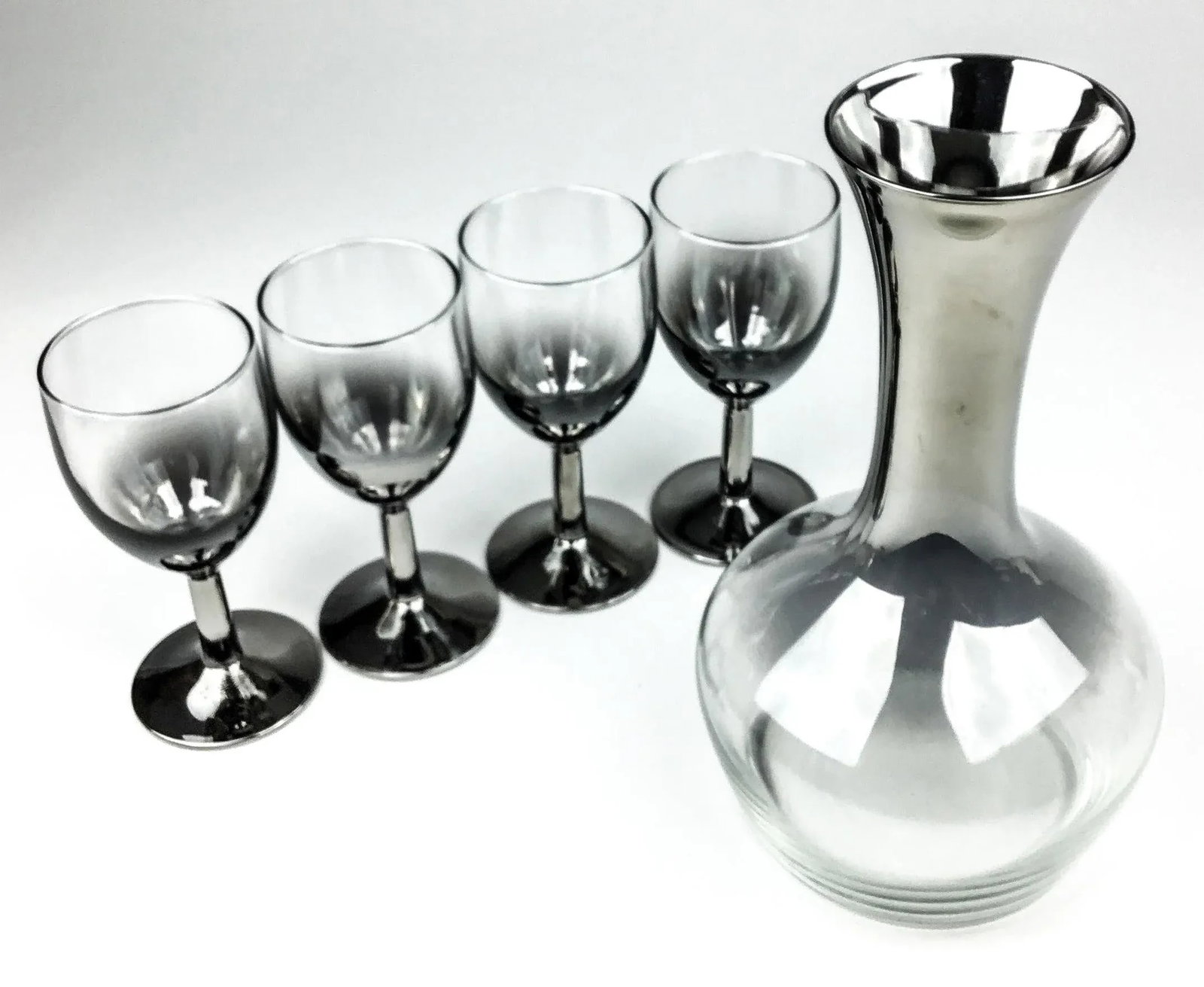 Dorothy Thorpe Style Silver Rimmed Decanter & Glasses - Set of 5 - 3