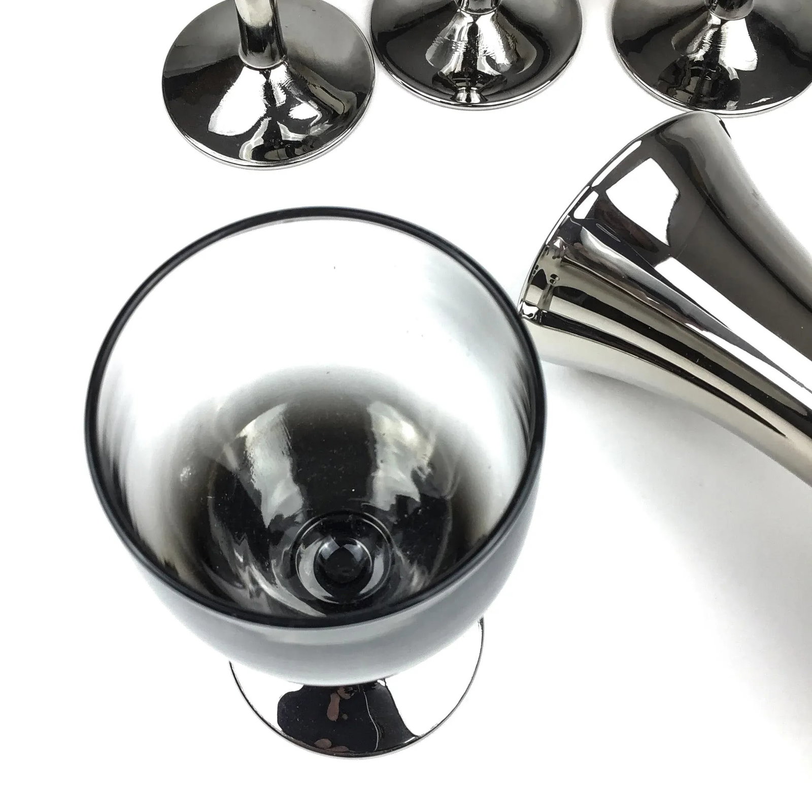 Dorothy Thorpe Style Silver Rimmed Decanter & Glasses - Set of 5 - 4