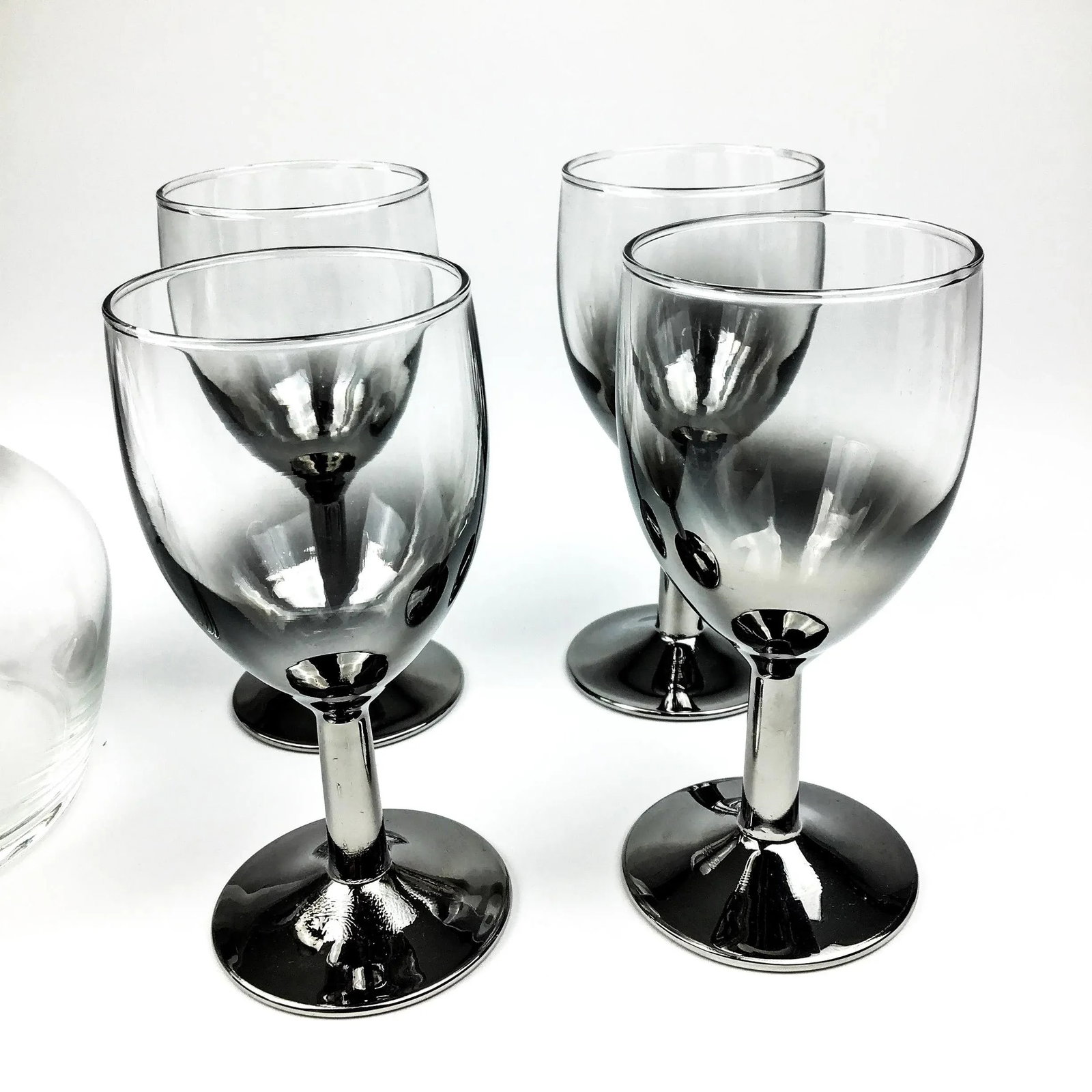 Dorothy Thorpe Style Silver Rimmed Decanter & Glasses - Set of 5 - 6