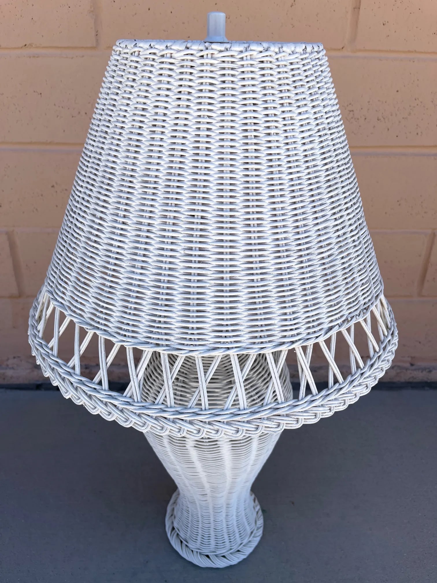 Vintage Boho Shabby Chic White Wicker Table Lamp With Shade - 4