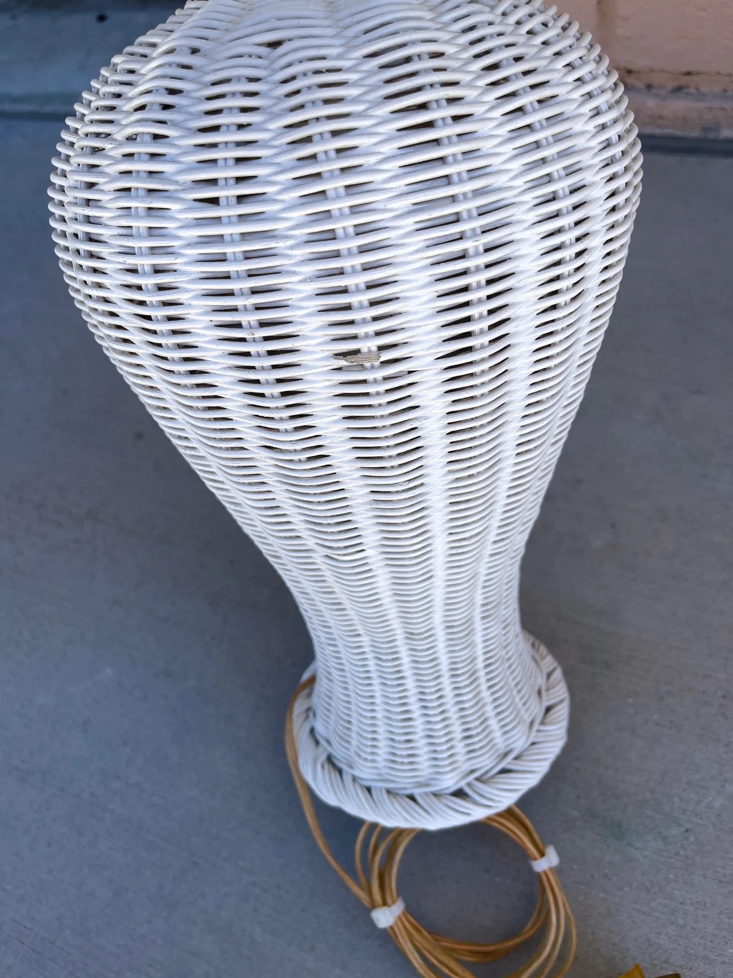 Vintage Boho Shabby Chic White Wicker Table Lamp With Shade - 7