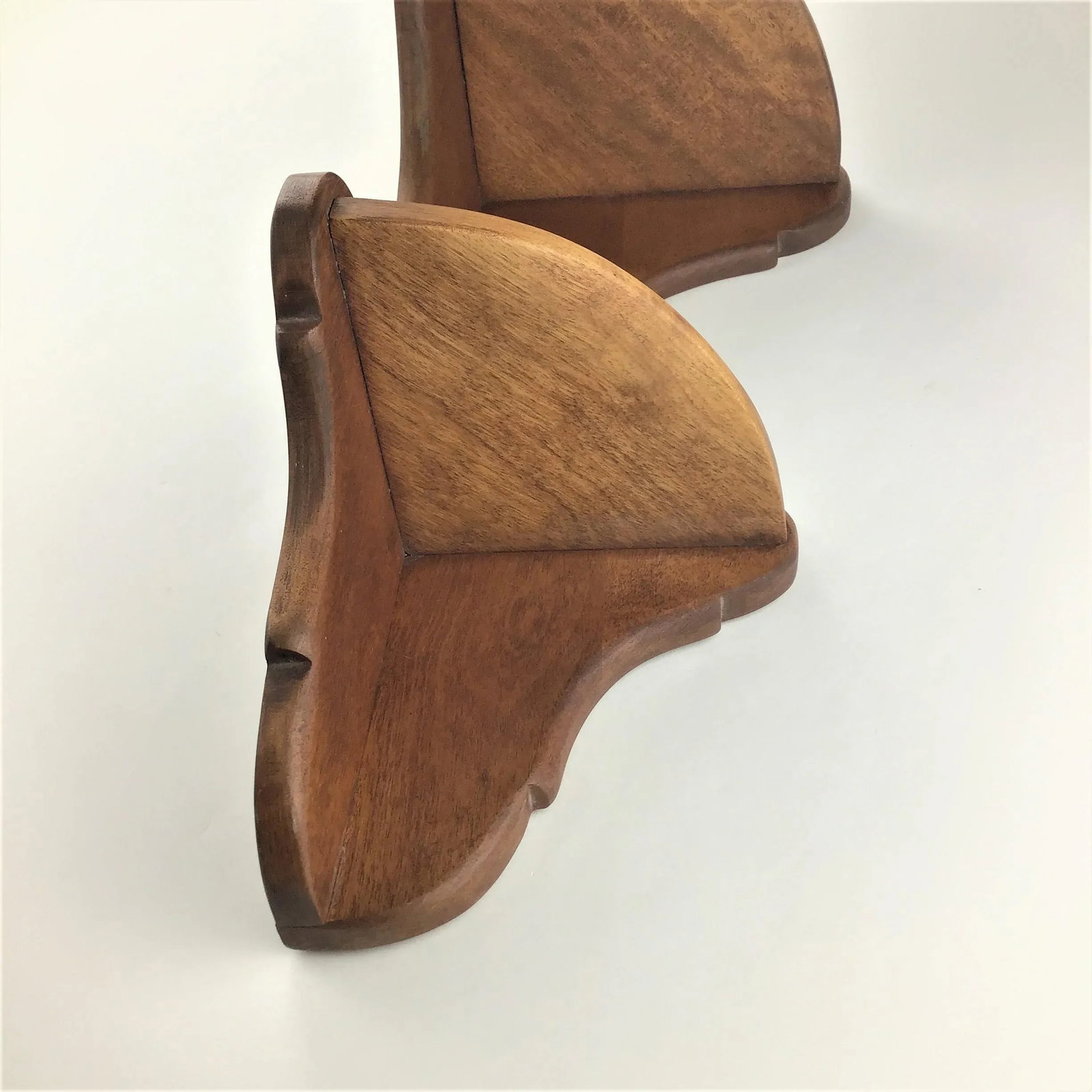 1960's Cushman Maple Corner Curio Shelf - 6