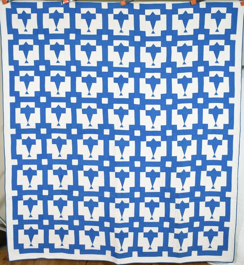 Rare 30's Blue & White Airplanes Quilt (1 of 7)