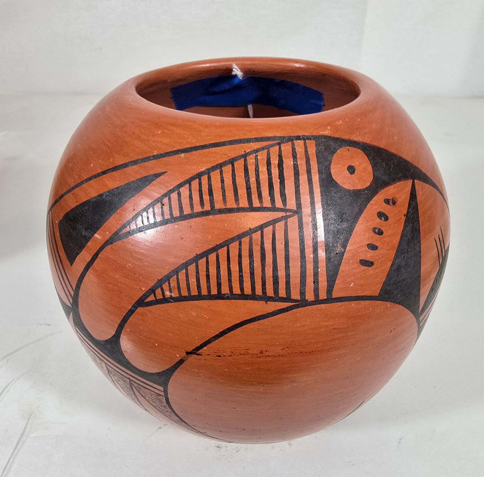 Pottery jar (1 of 4)