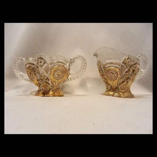 Vintage Hob Star 22 kt Gold Trim Glass Bowl: This is an elegant Vintage Hob Star Glass Bowl featuring a 22 kt Gold Trim. The bowl is decorated with an intricate pressed hob star and diamond pattern that catches the light beautifully. The thick g