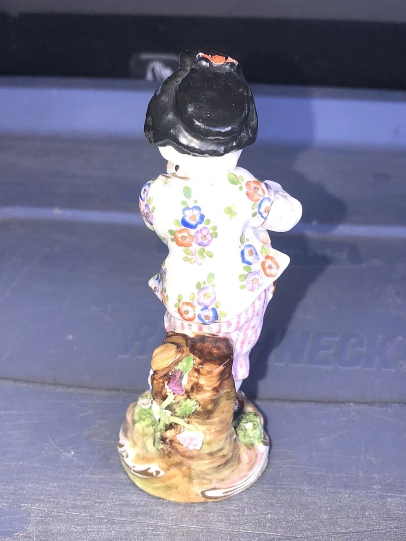 meissen porcelain figure - 3