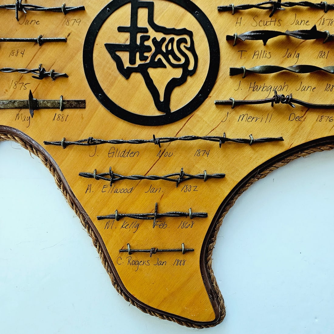 Texas-Shaped Barbed Wire Sample Display 19 cuts - 5