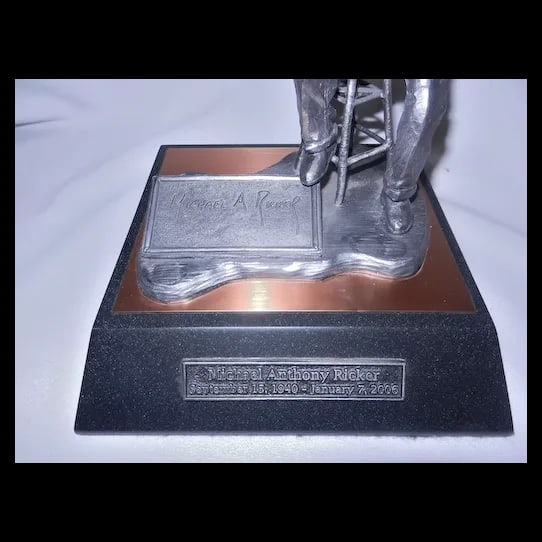 Commemorative Pewter Michael Ricker Statue 22/250 - 4