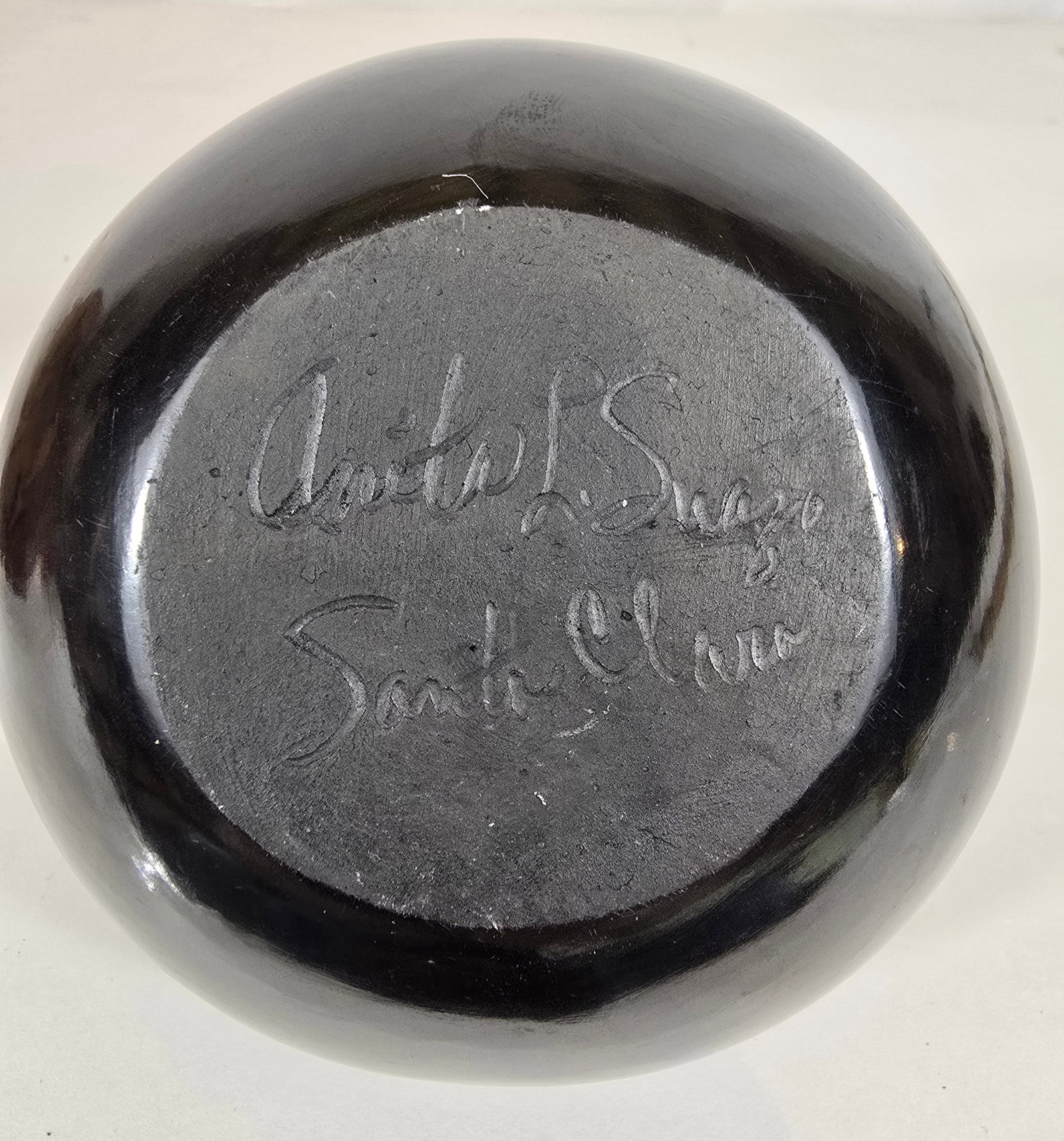 Santa Clara signed pottery jar - 4