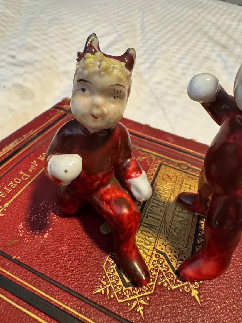 2 Pair RARE Vintage occupied JAPAN 50s Devil Pixie with spaghetti string - 4