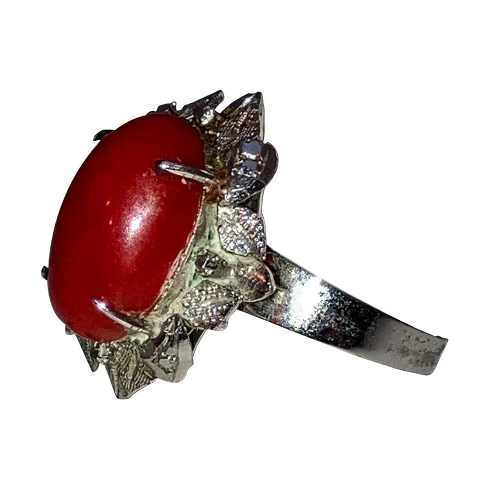 Vintage 18 K 18 KT Mediterrean AAA Grade Red Coral Oval Cabochon Cocktail Ring - 4