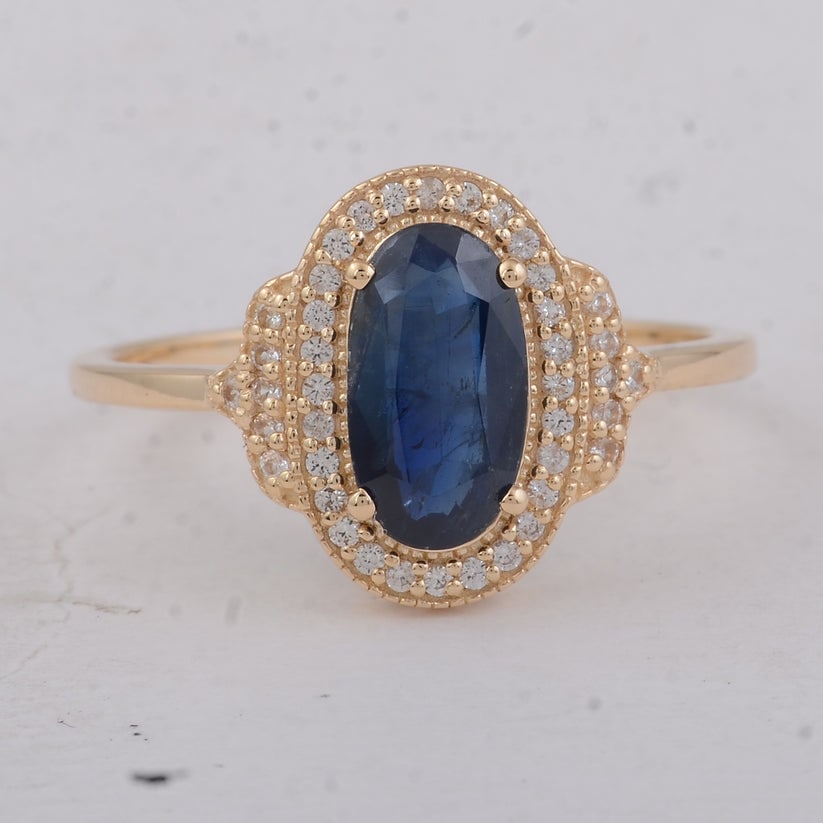 1.52 Ct Oval Sapphire 9K Gold Ring (1 of 5)