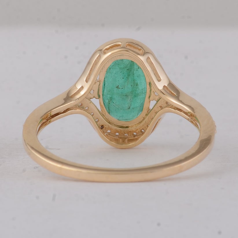 1.50 Ct Oval Emerald 9K Gold Ring - 4