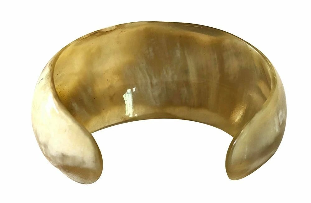 New Textured Cow Horn Bracelet. (1 of 7)